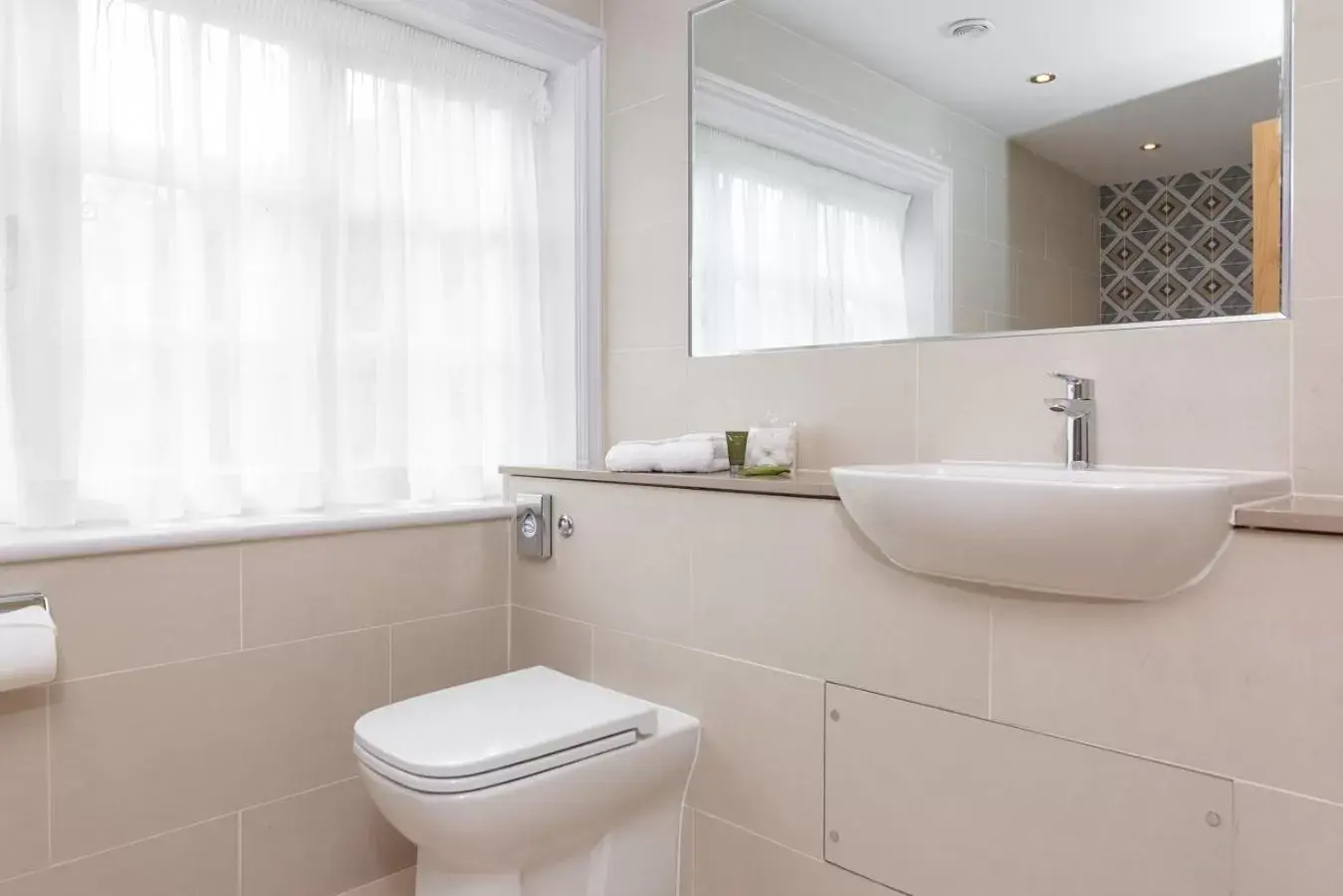 Deluxe Double Room in The Old Cock Inn Deluxe Double Room in The Old Cock Inn