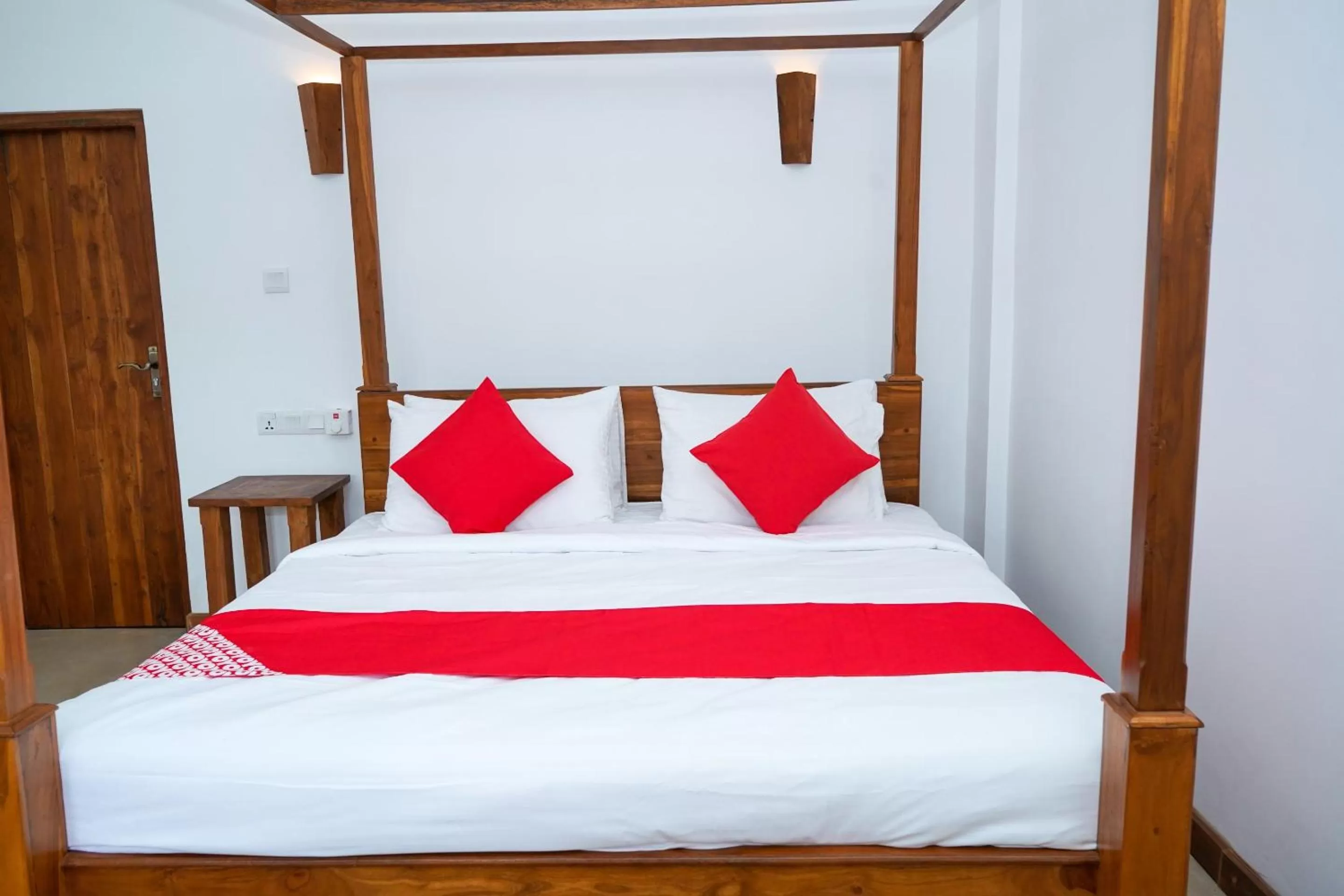 Bedroom, Bed in French Garden Kandy