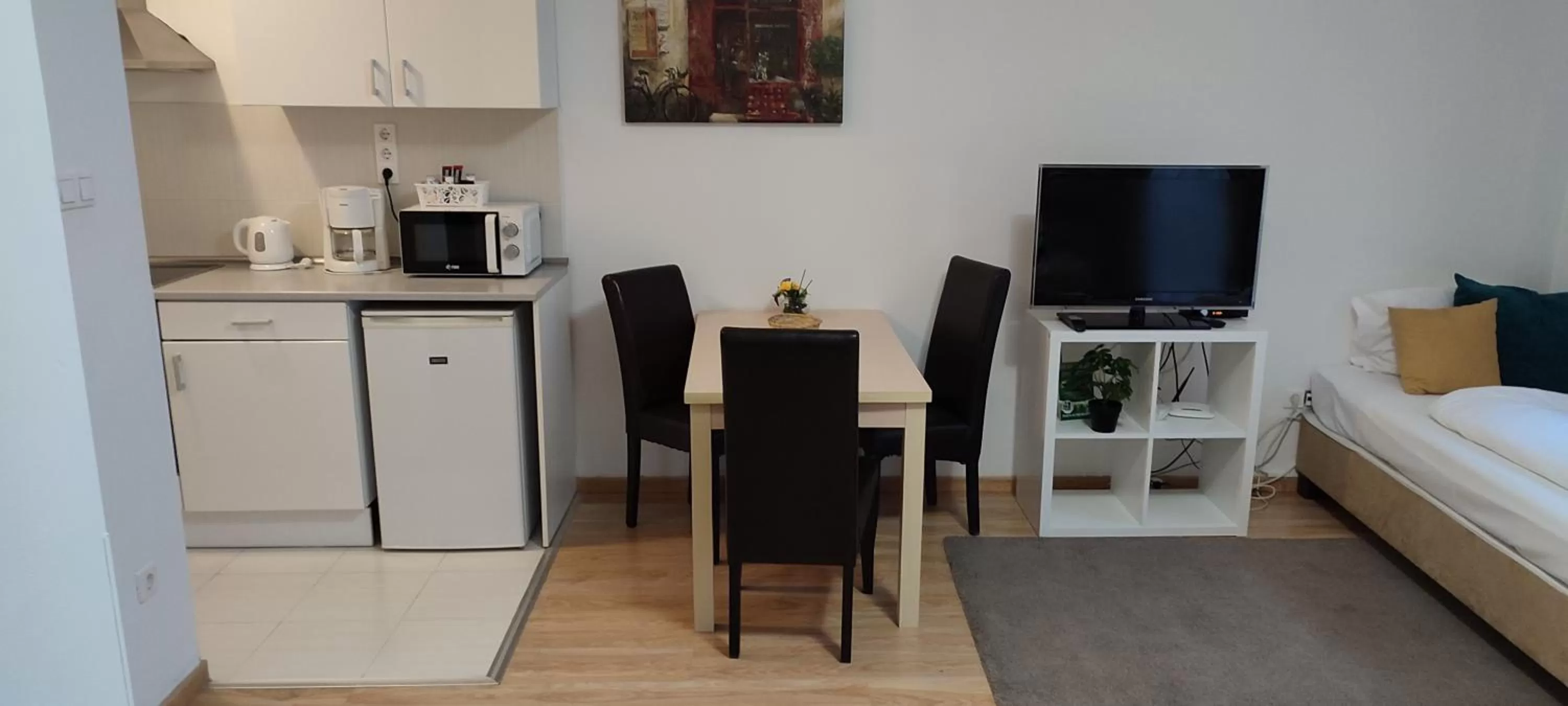 TV and multimedia, Bed in Prince Apartments