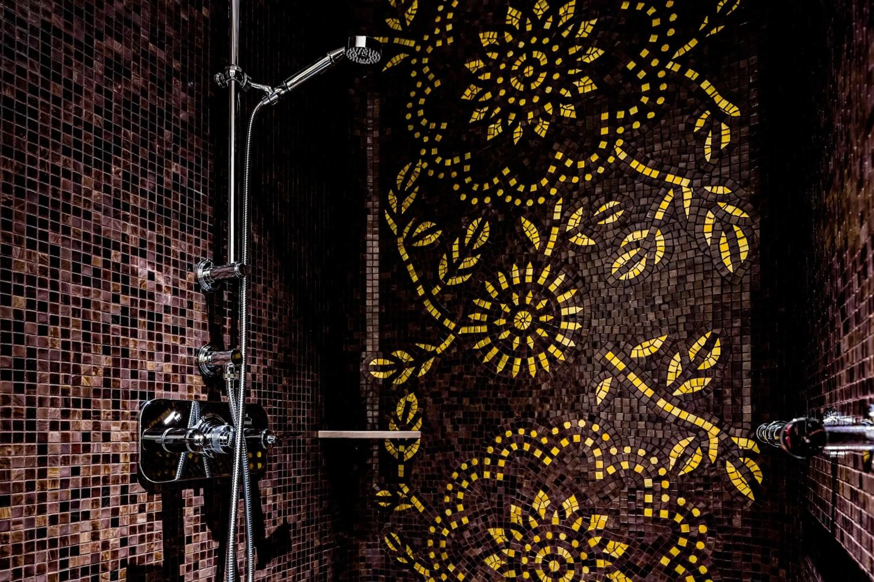 Bathroom in Prince de Galles, a Luxury Collection hotel, Paris