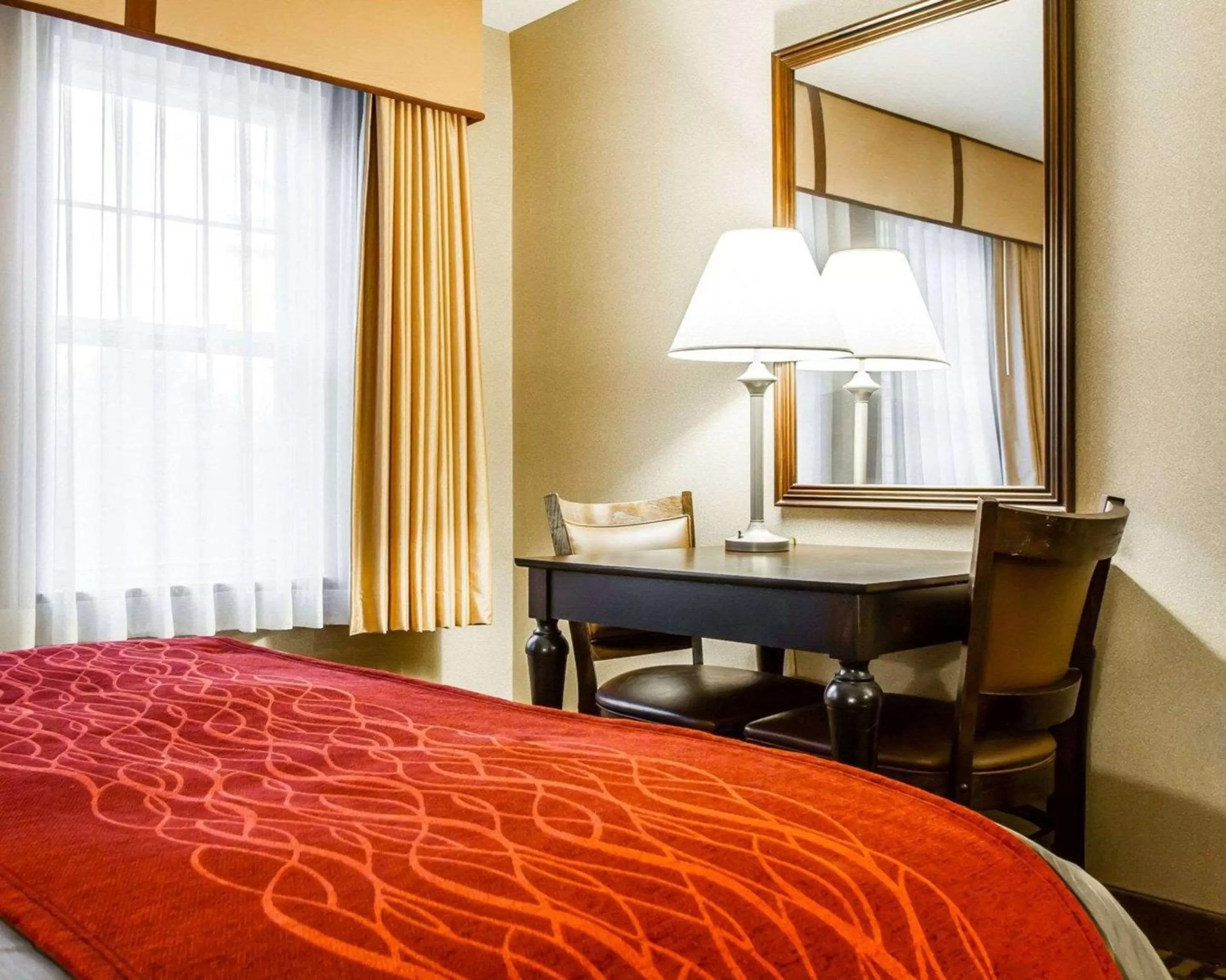 Photo of the whole room, Bed in Comfort Inn & Suites Scarborough-Portland