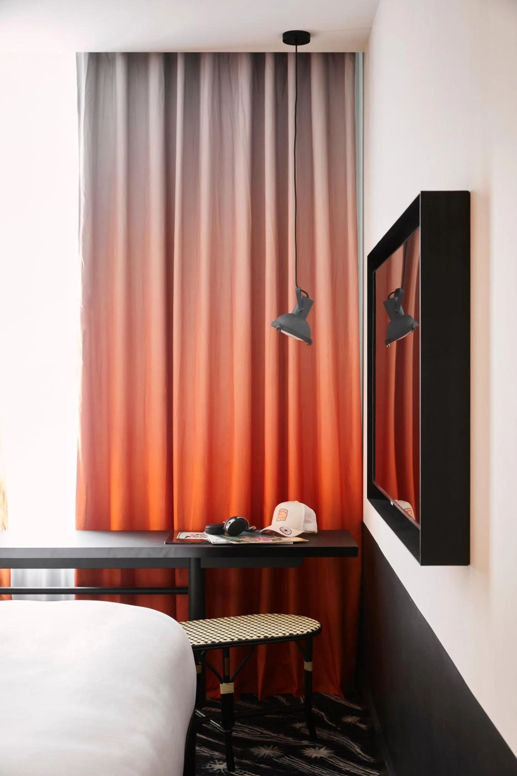 Bed in Mama Shelter Paris La Défense