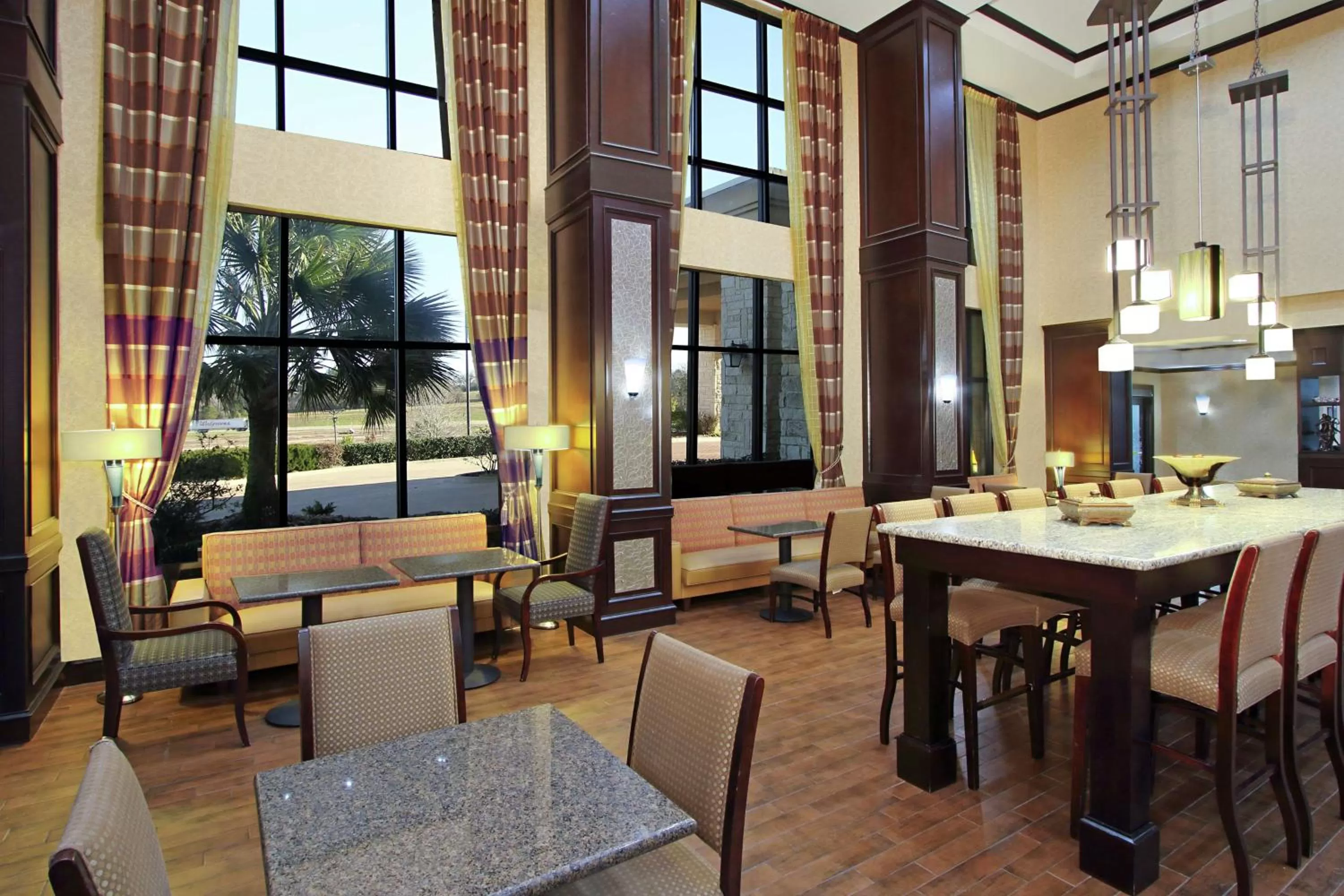 Lobby or reception in Hampton Inn & Suites Buffalo