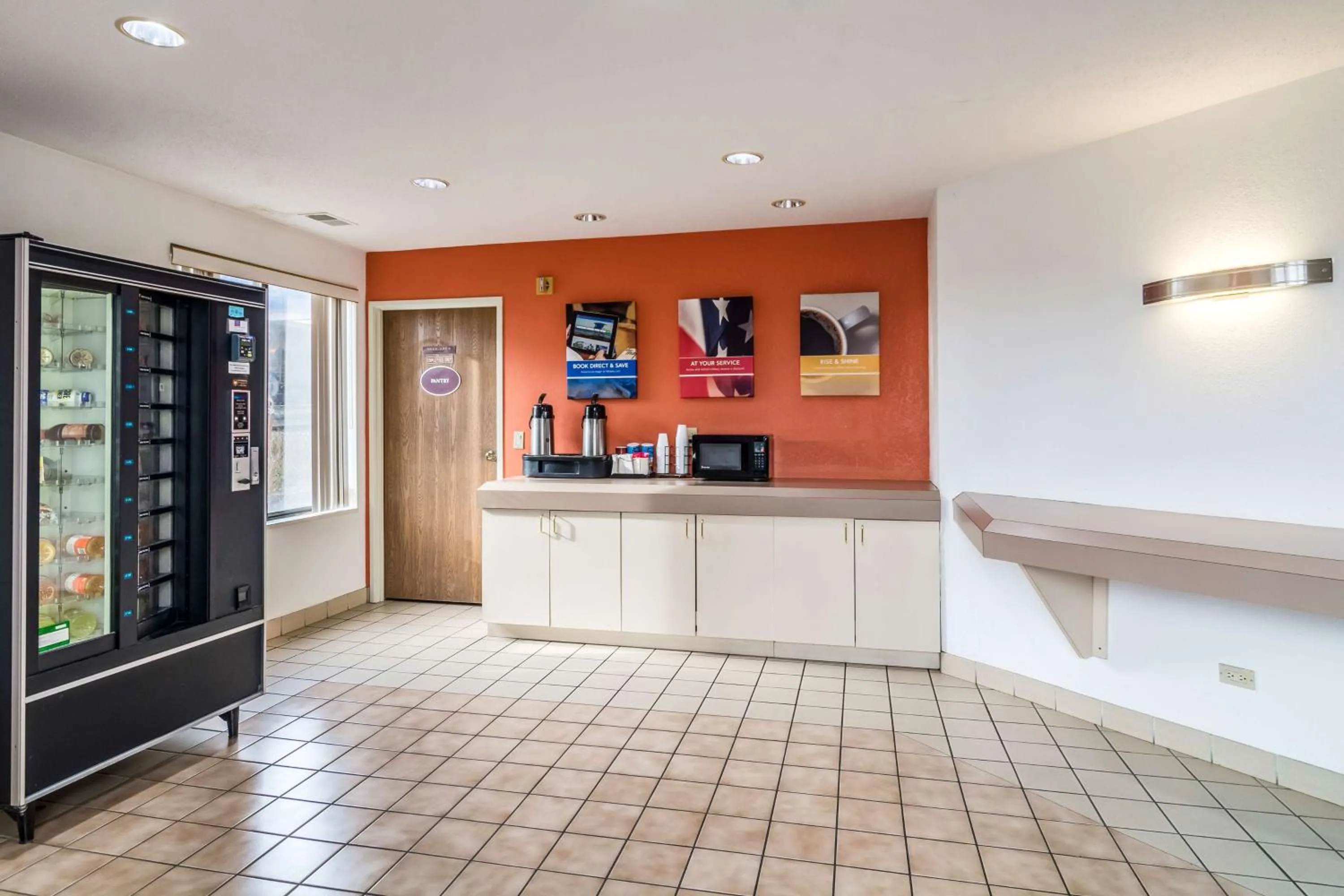 Restaurant/places to eat in Motel 6-Harvey, IL