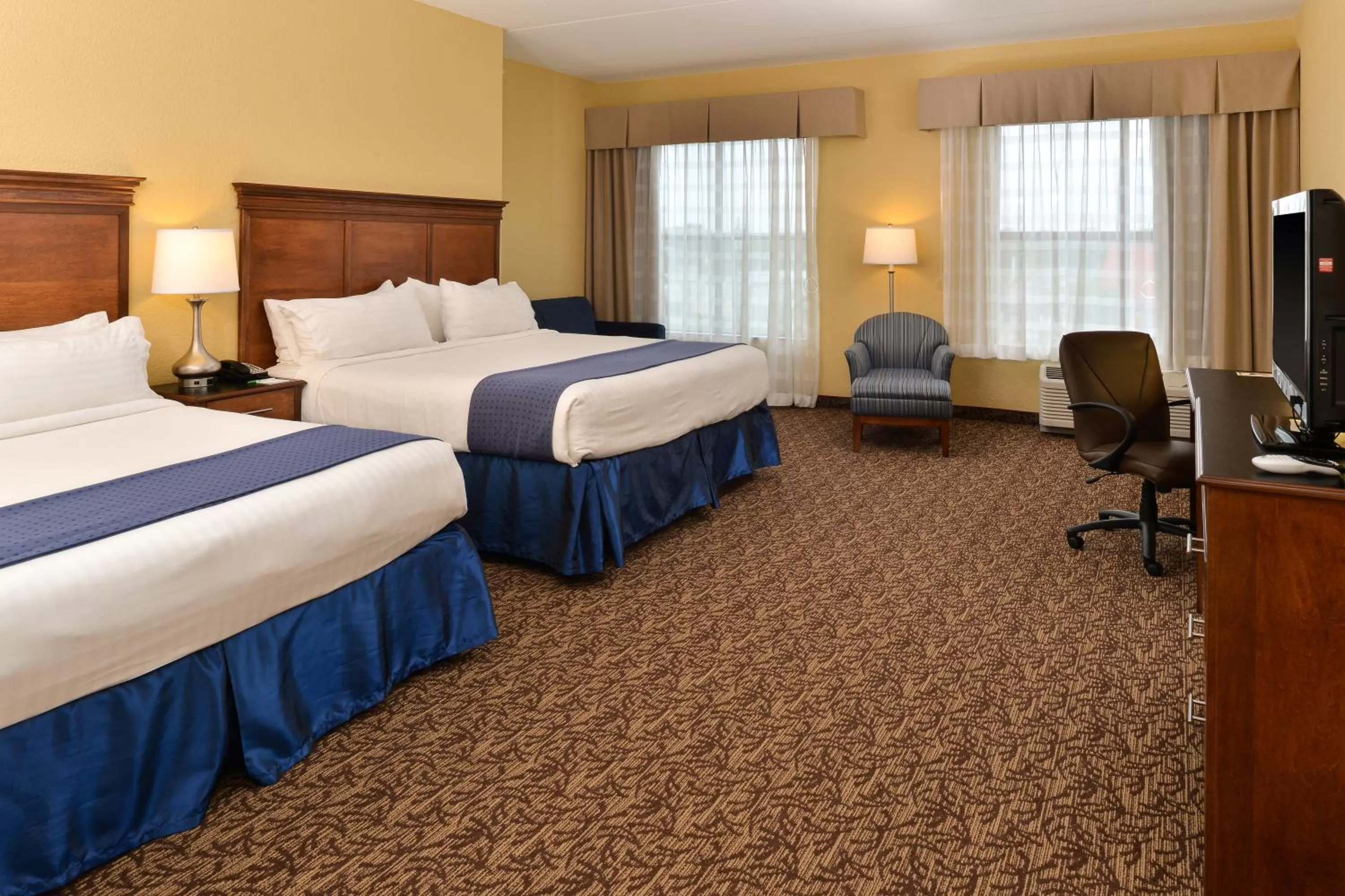 Photo of the whole room, Bed in Holiday Inn Montgomery South Airport by IHG