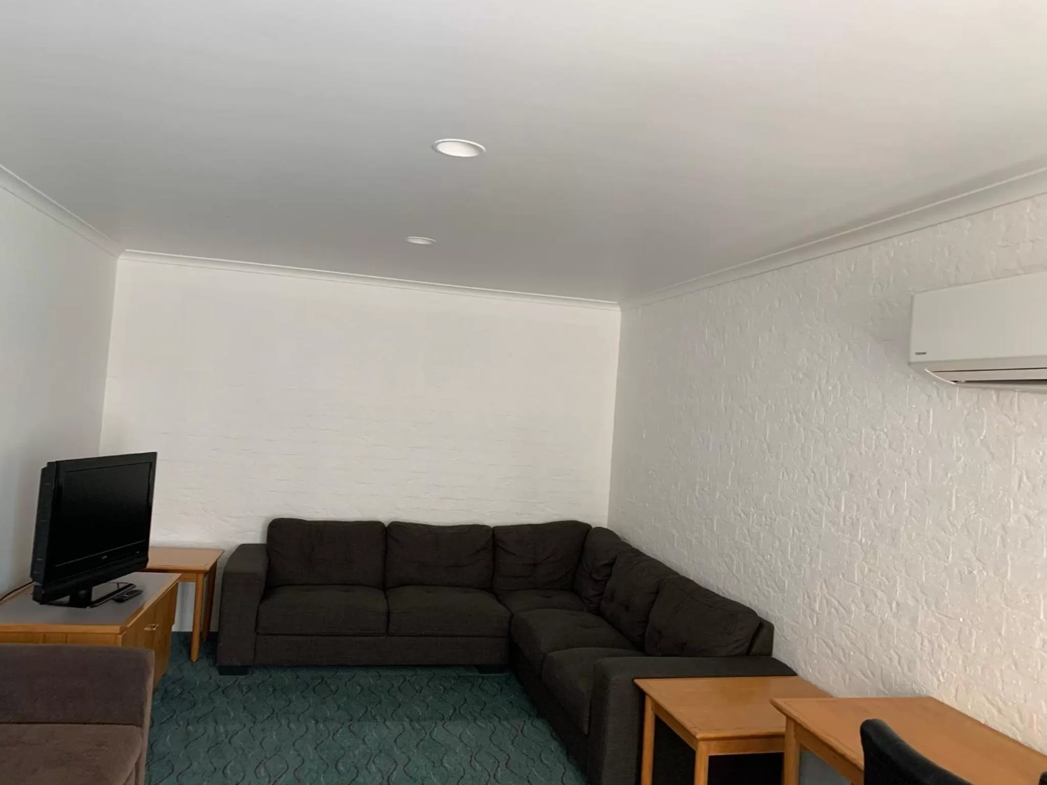 Living room in Swaggers Motor Inn