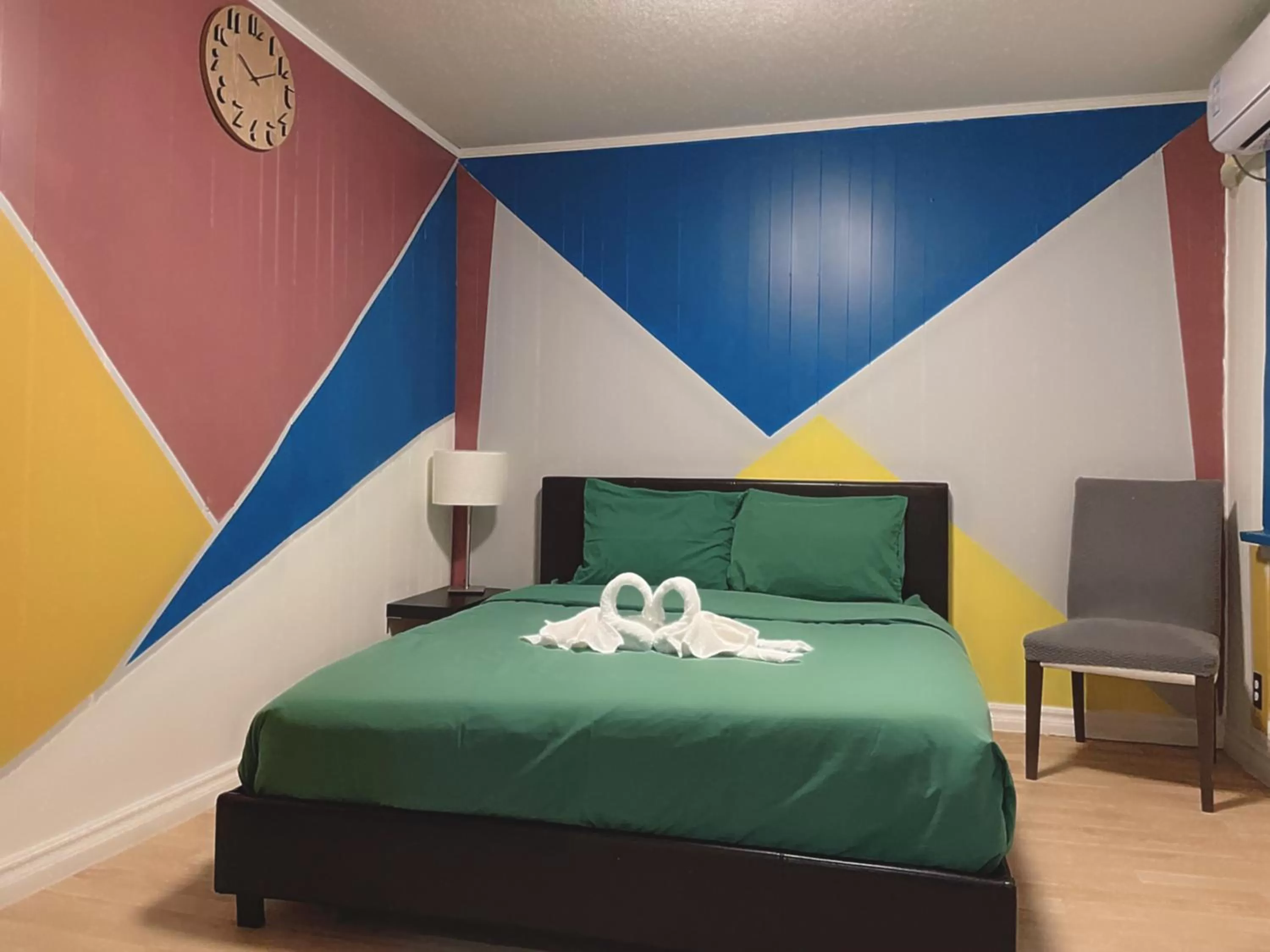 Bed in Stop 21 Motel