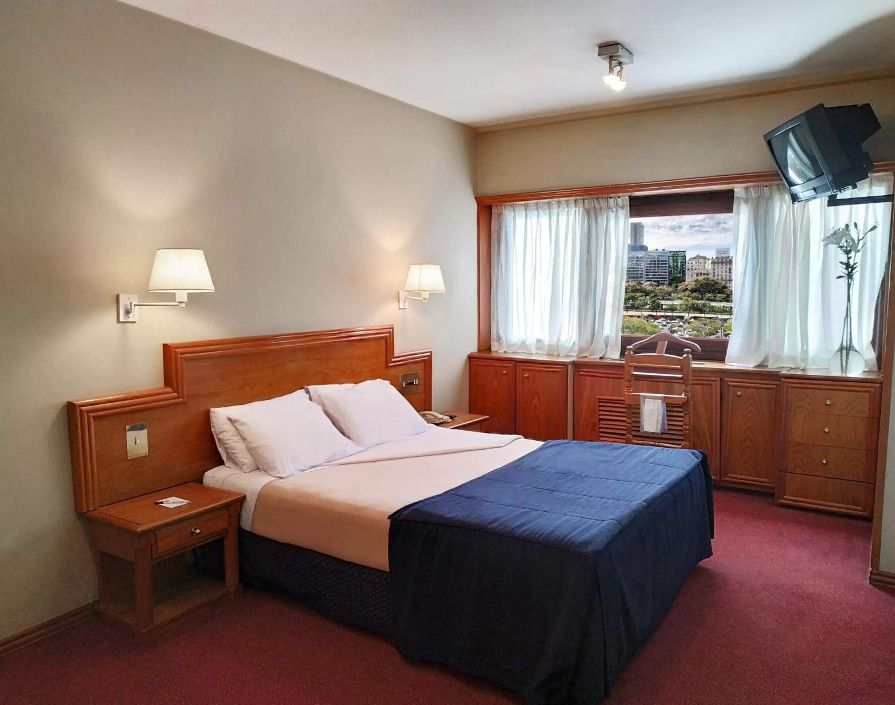 Photo of the whole room, Bed in Hotel Presidente Buenos Aires