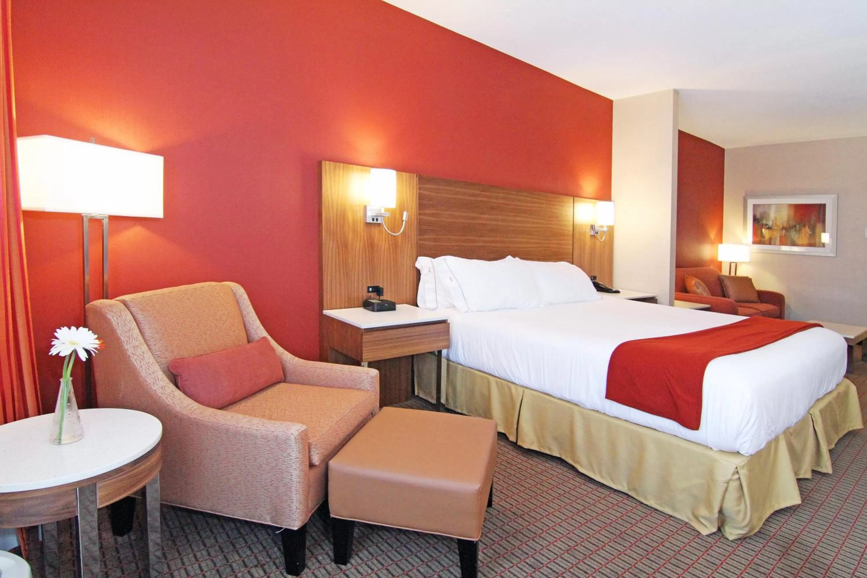 Photo of the whole room, Bed in Holiday Inn Express and Suites Calgary University by IHG