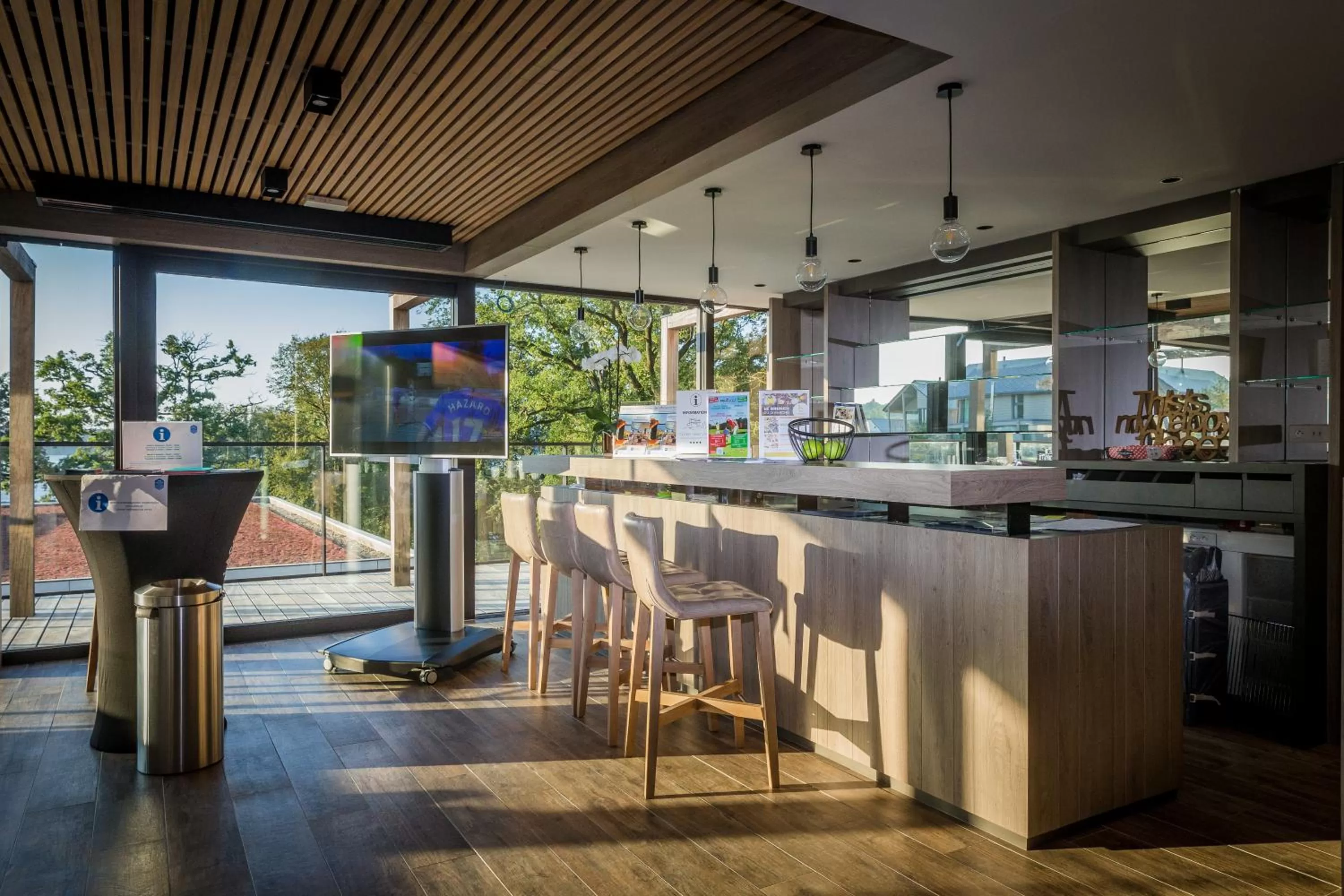 Lobby or reception in Golden Lakes Hotel