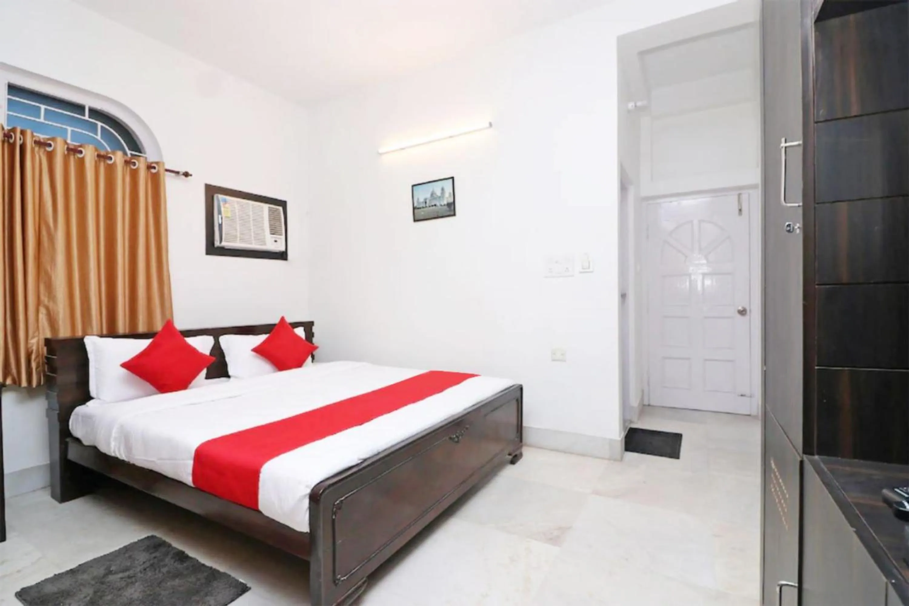 TV and multimedia, Bed in Goroomgo Hotel Manurama Ruby Kolkata