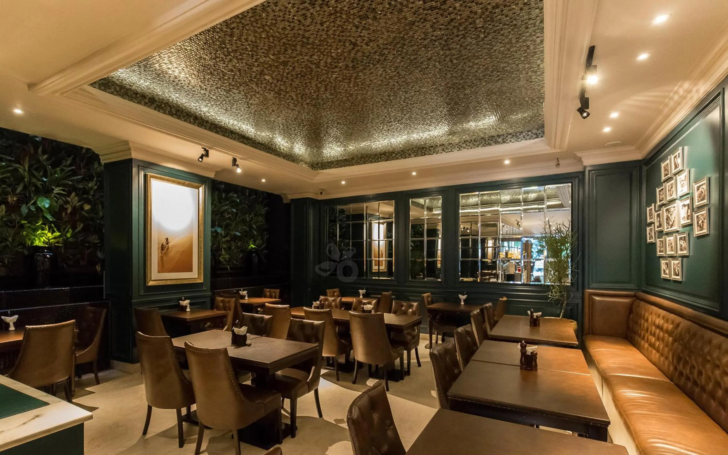 Restaurant/places to eat in Silverland Jolie Hotel