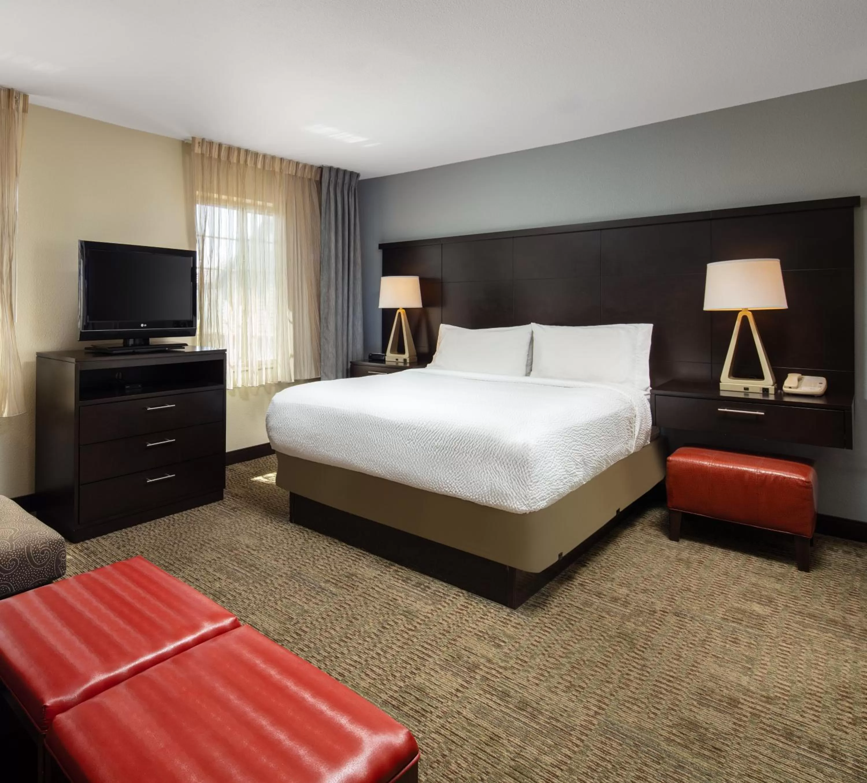 Bed in Staybridge Suites Fairfield Napa Valley Area by IHG
