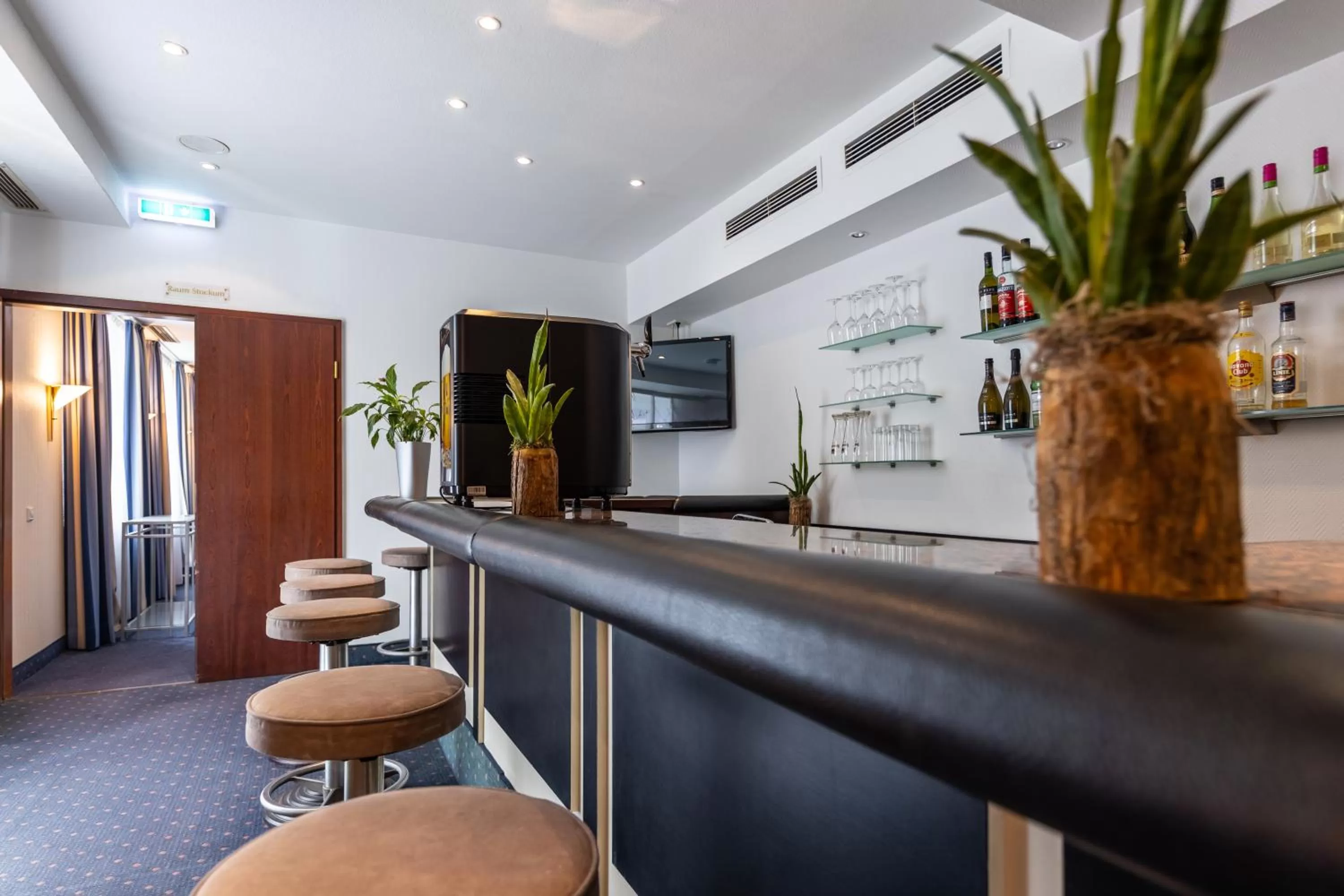 Lounge or bar in Trip Inn Hotel Esplanade, Düsseldorf