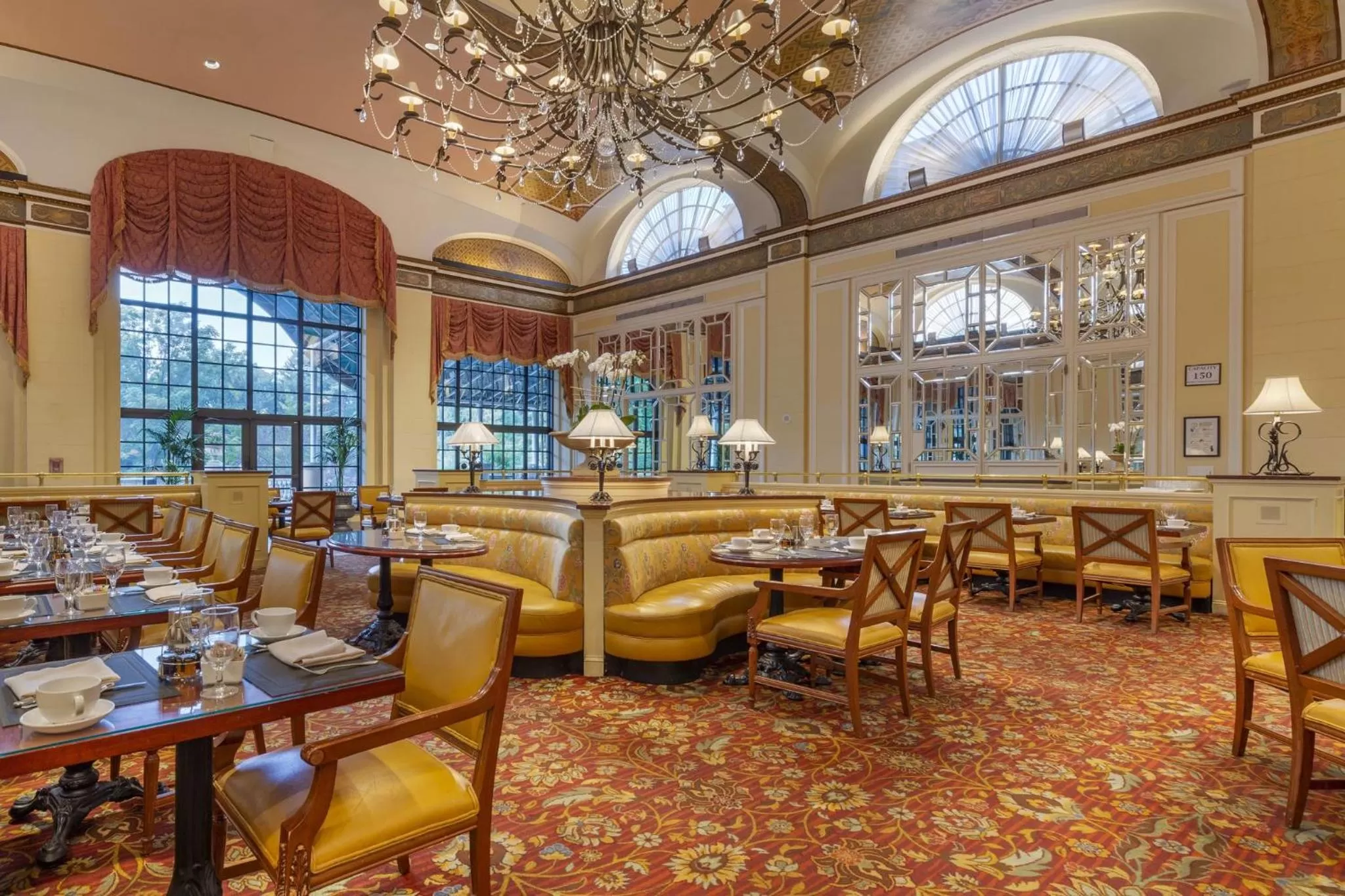 Restaurant/places to eat in Omni Shoreham Hotel