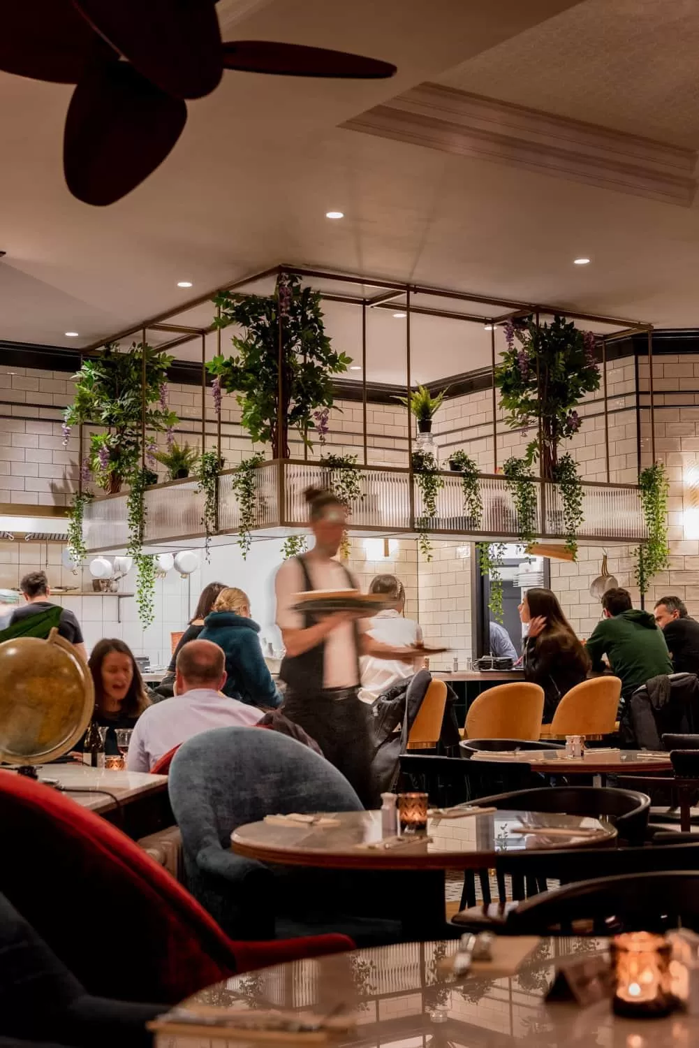 Restaurant/places to eat in Craves