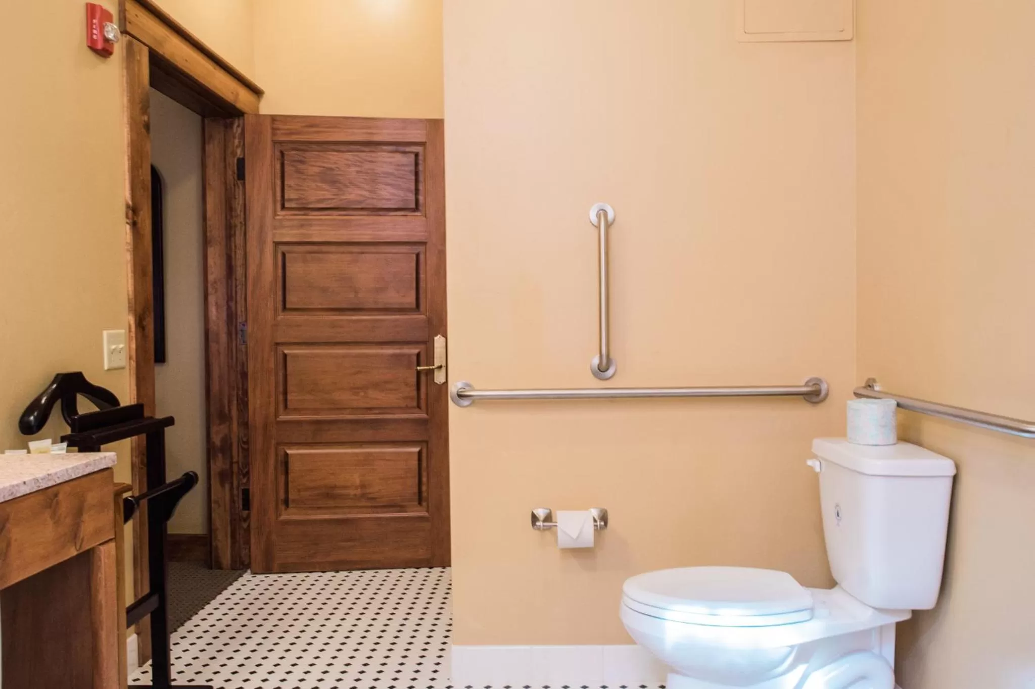 Bathroom in Weatherford Hotel