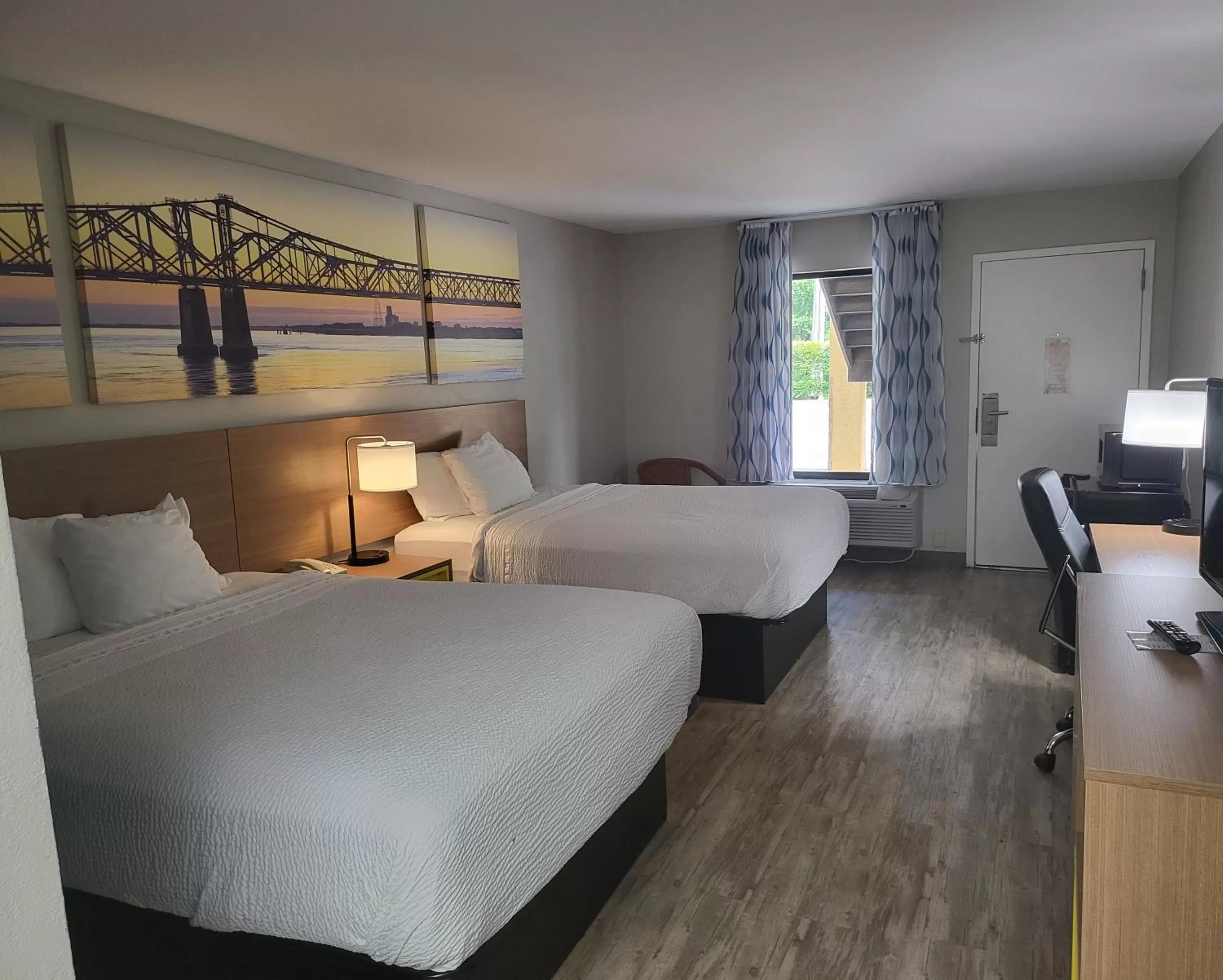 Bed in Days Inn by Wyndham Biscoe