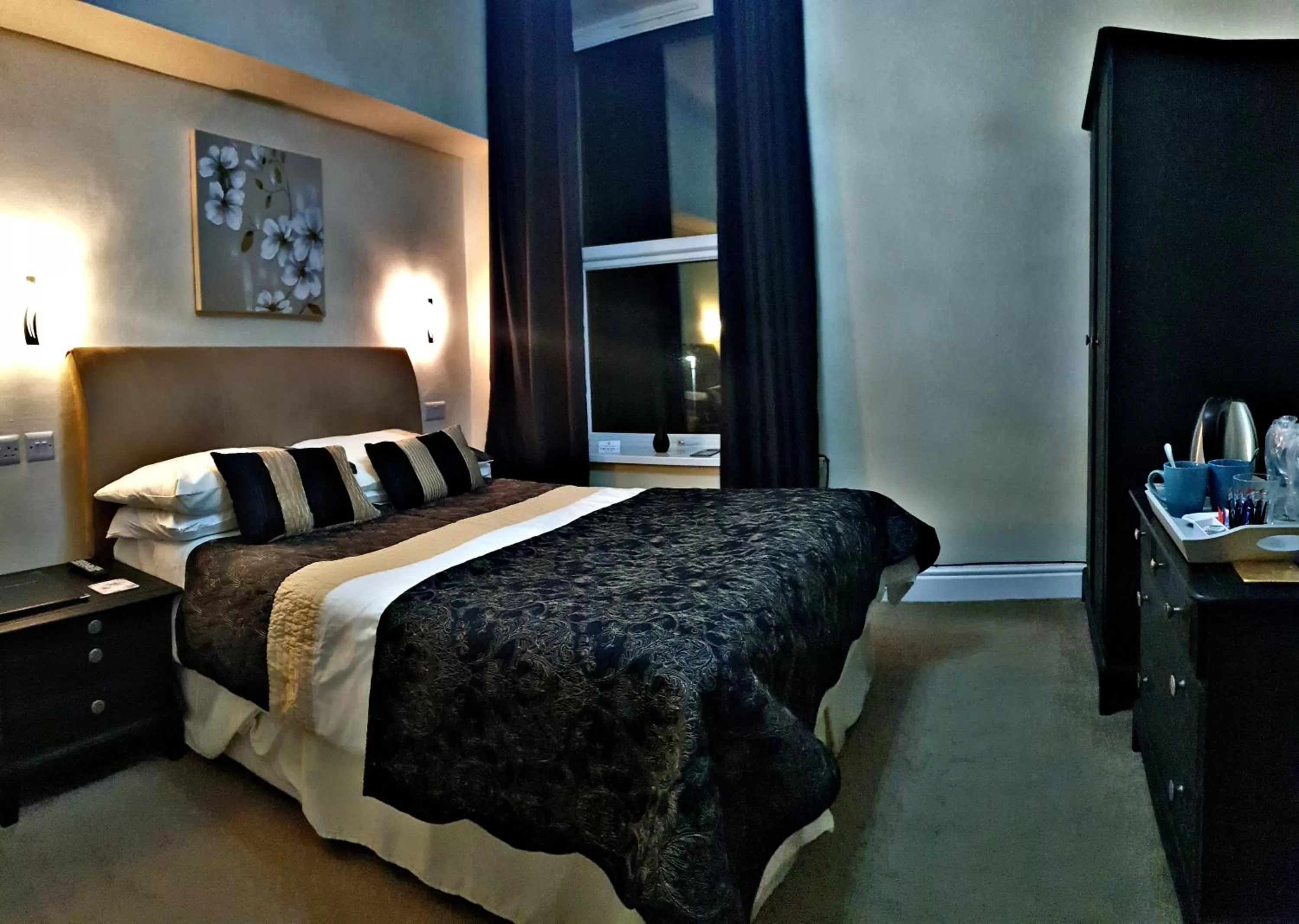 Double Room with Private Bathroom in The Senarth