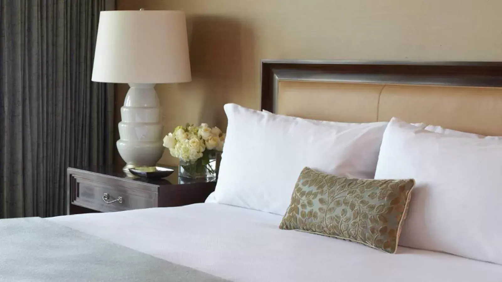 Double Room with Two Double Beds City View - Disability Access in Four Seasons Baltimore Double Room with Two Double Beds City View - Disability Access in Four Seasons Baltimore