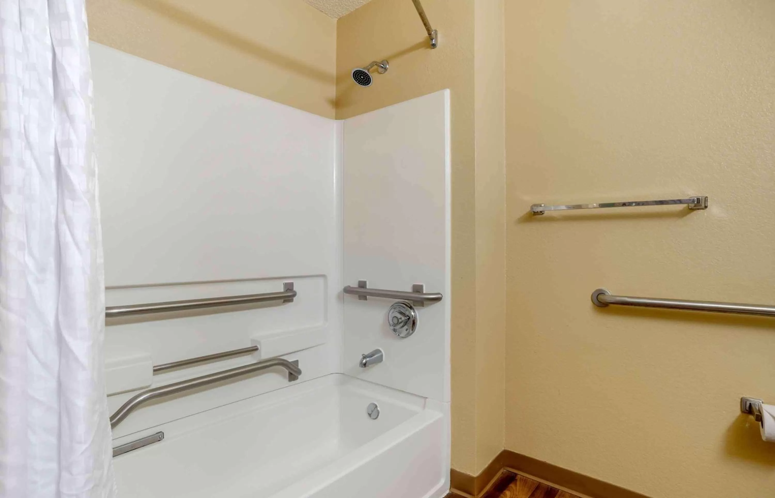 Bathroom in Extended Stay America Select Suites - Destin - US 98 - Emerald Coast Pkwy