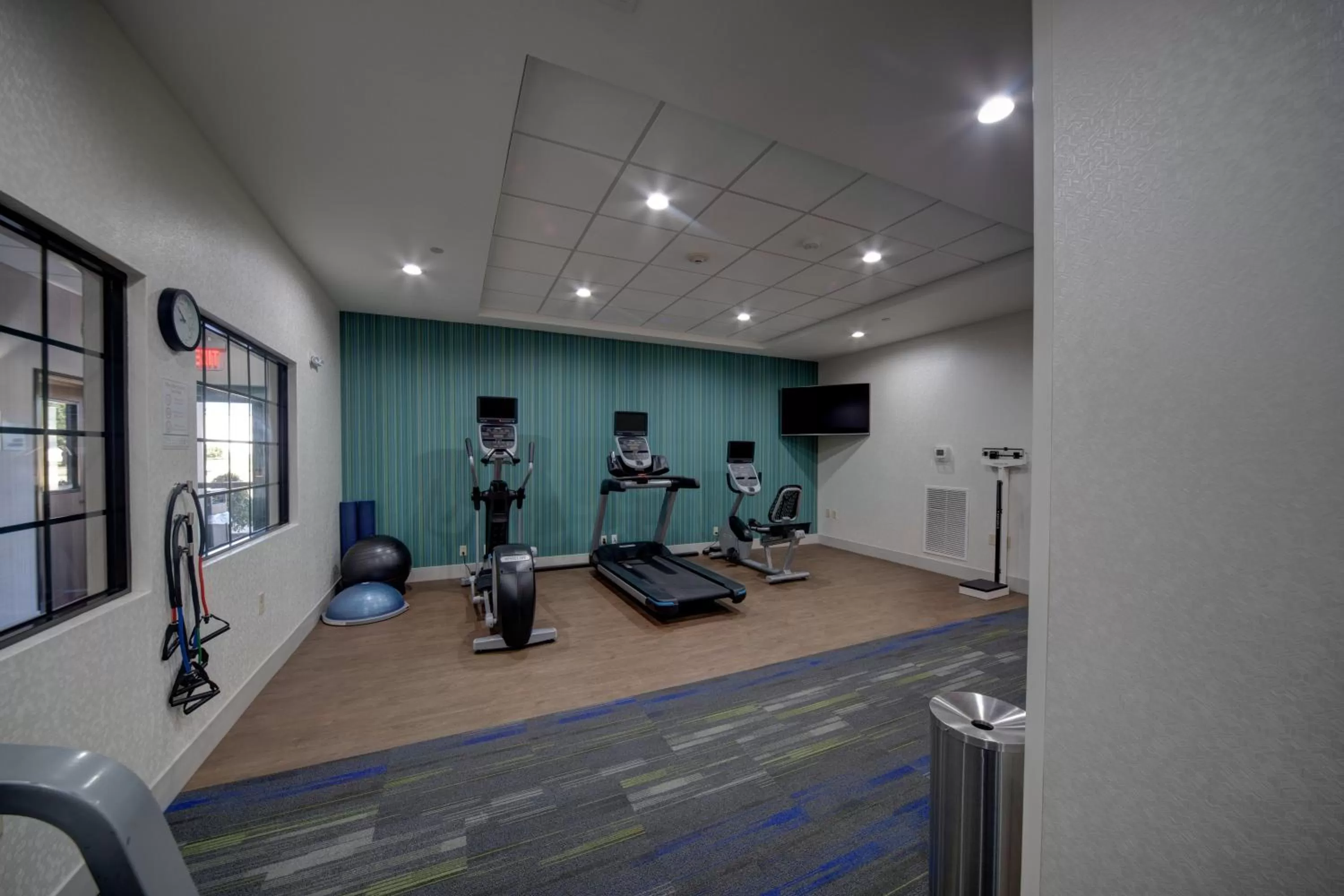 Spa and wellness centre/facilities in Holiday Inn Express & Suites Oklahoma City West-Yukon by IHG
