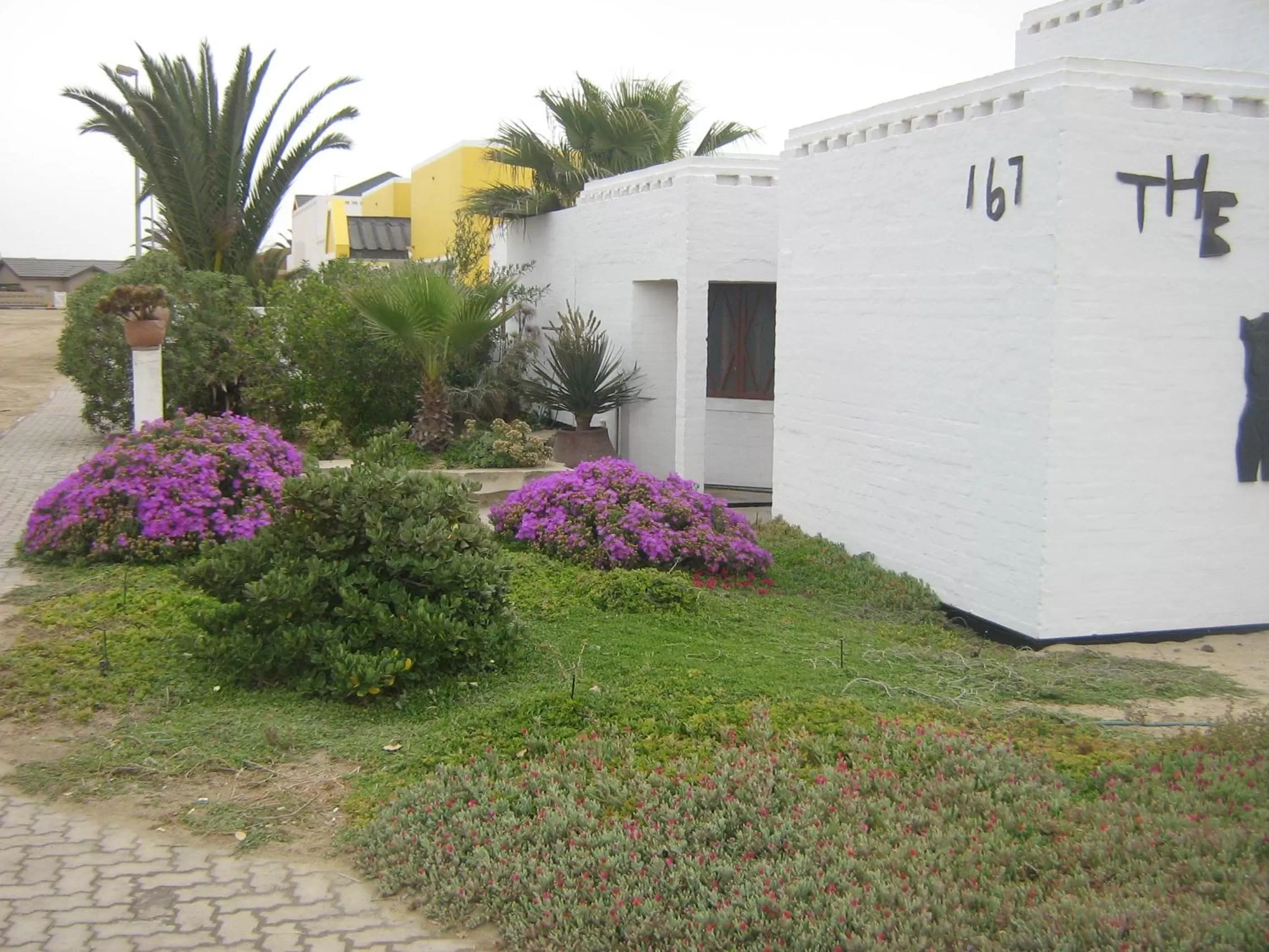 Property Building in Alternative Space B & B