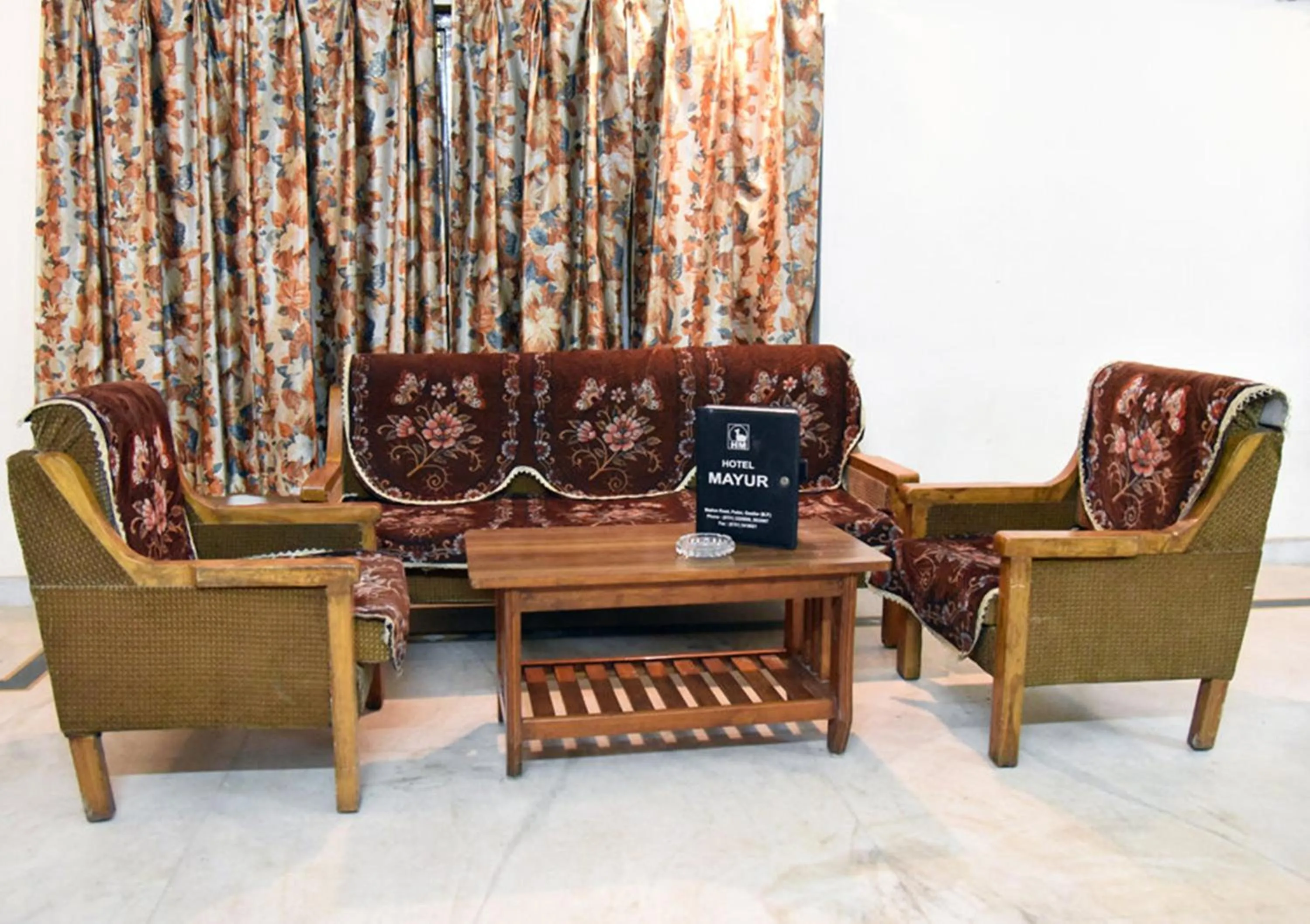 Food and drinks in Hotel Mayur