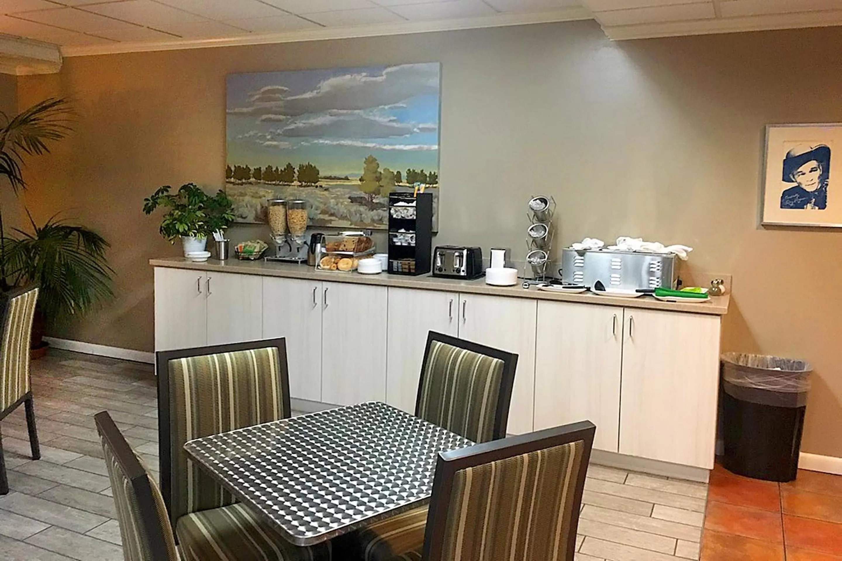 Restaurant/places to eat in Hilltop Inn by Riversage