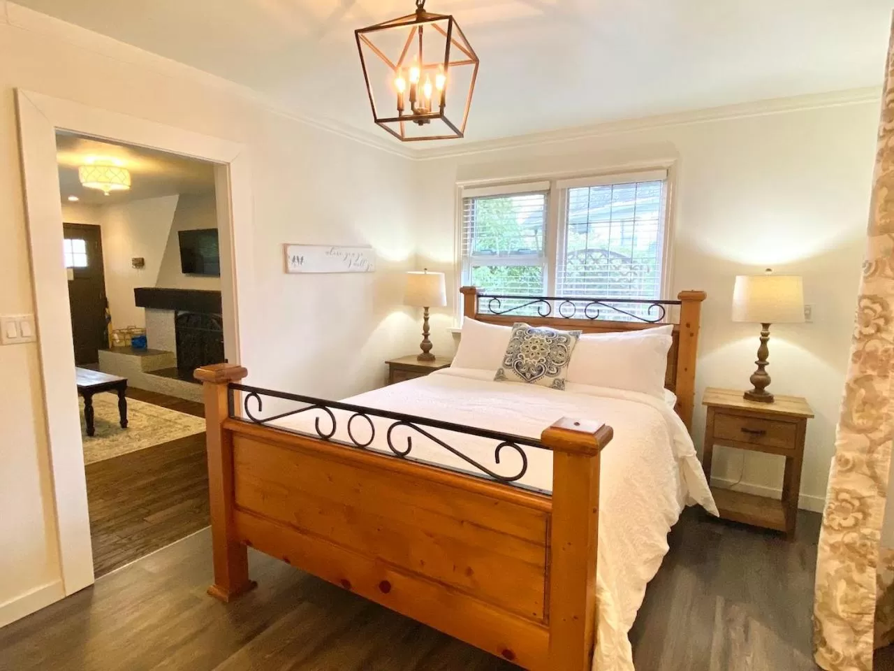 Bed in Bramblebank Cottages