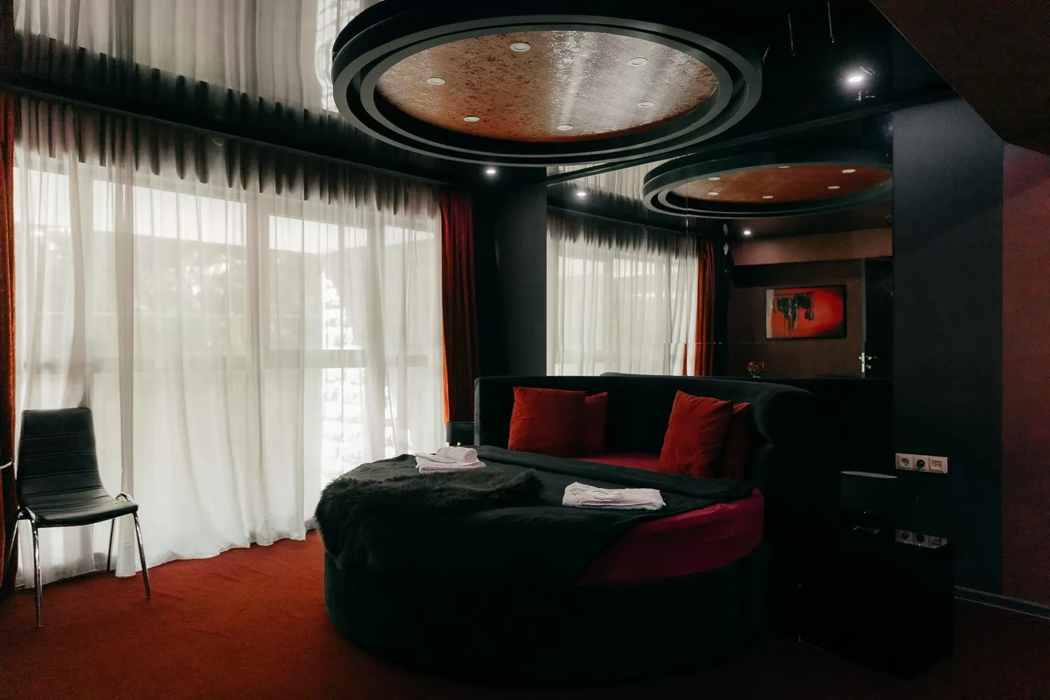 Living room in Royal Plaza Hotel