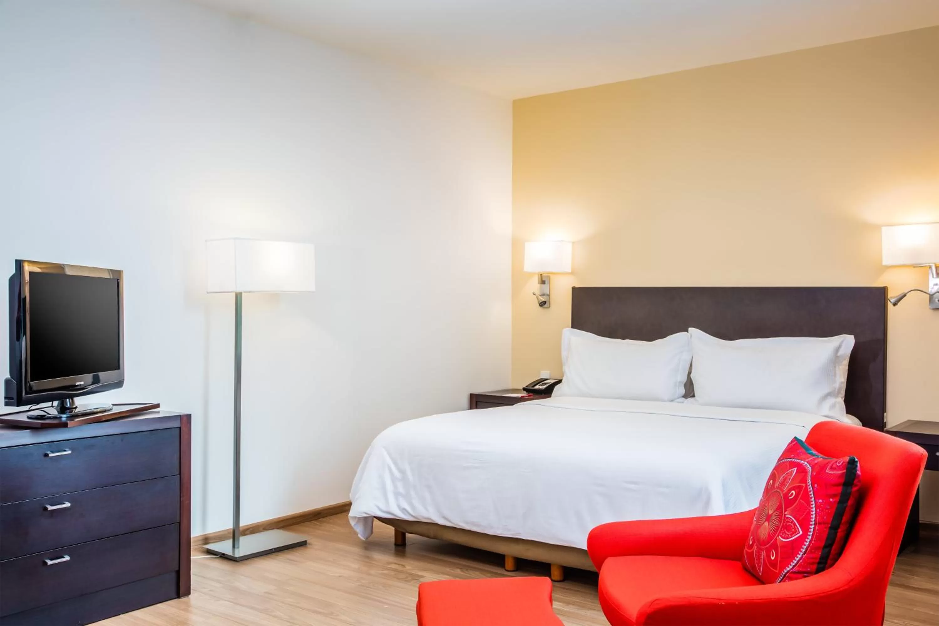 Bedroom, Bed in Fiesta Inn Express Perinorte