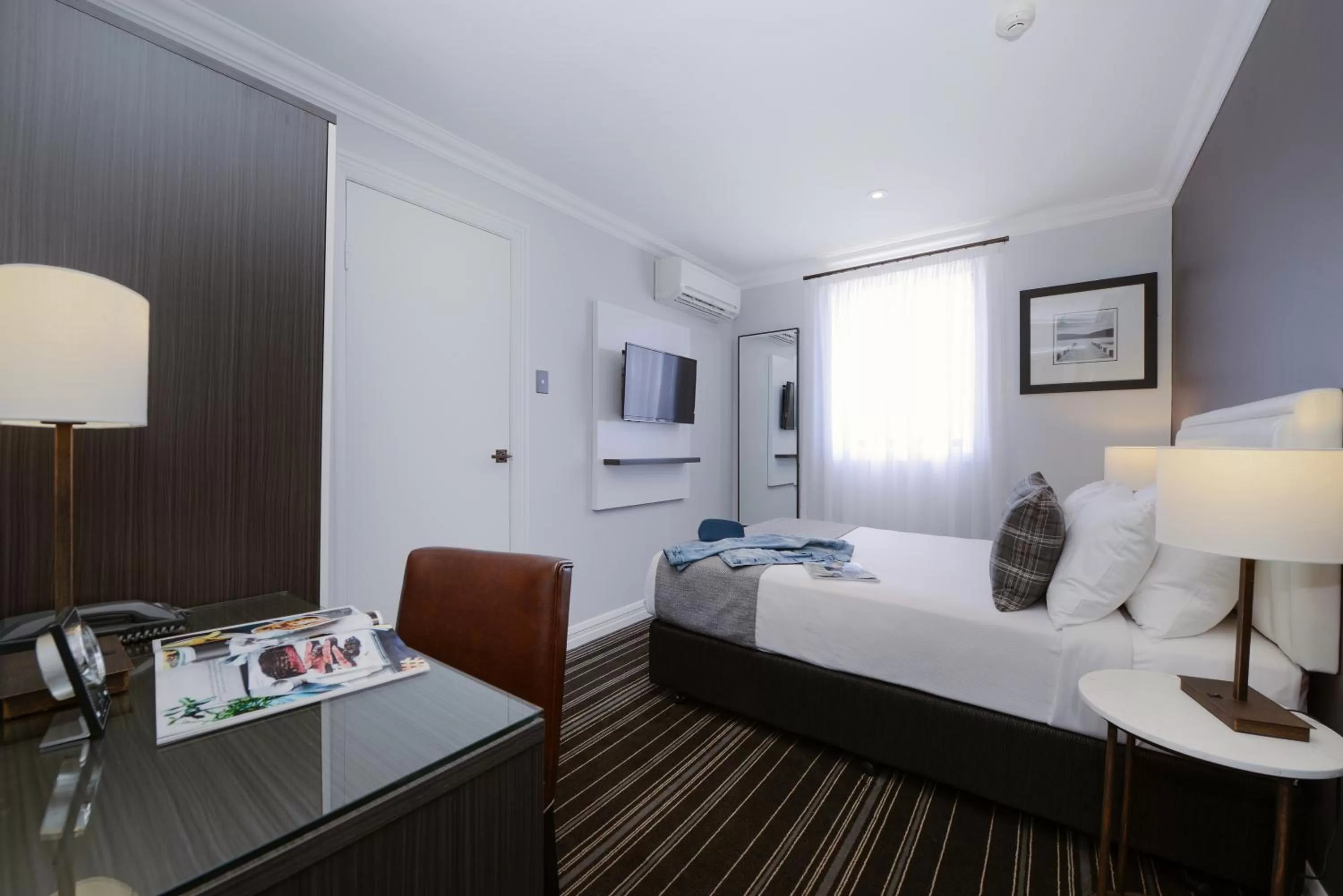 Photo of the whole room, Bed in Perouse Randwick by Sydney Lodges