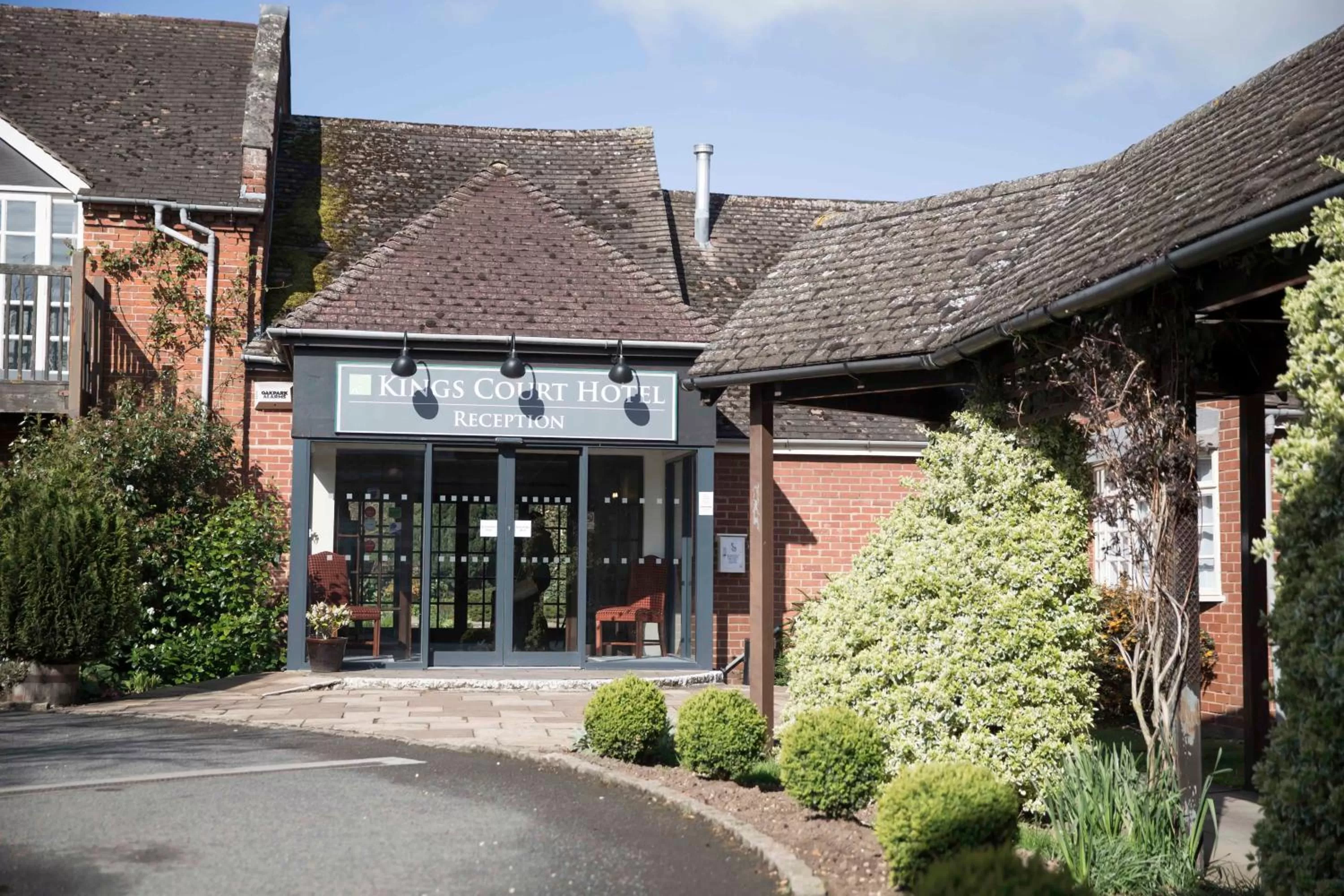 Facade/entrance in Kings Court Hotel Alcester, BW Signature Collection