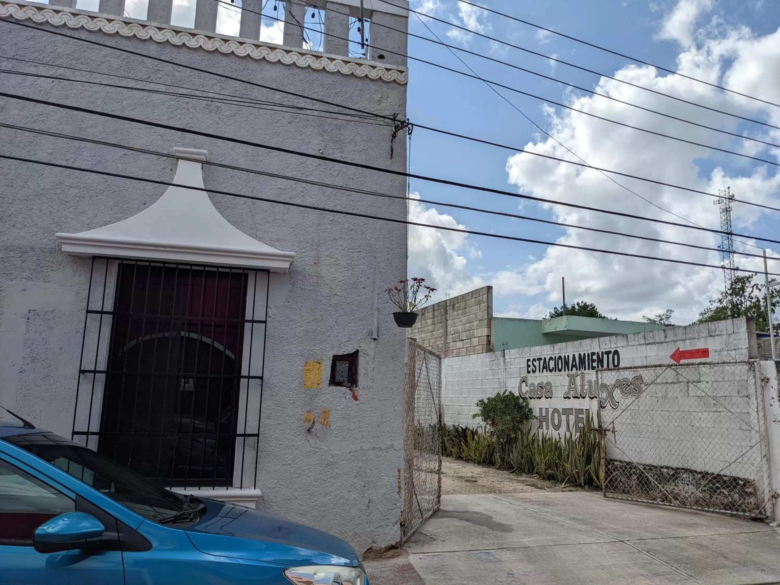 Parking in Casa Aluxes Hotel