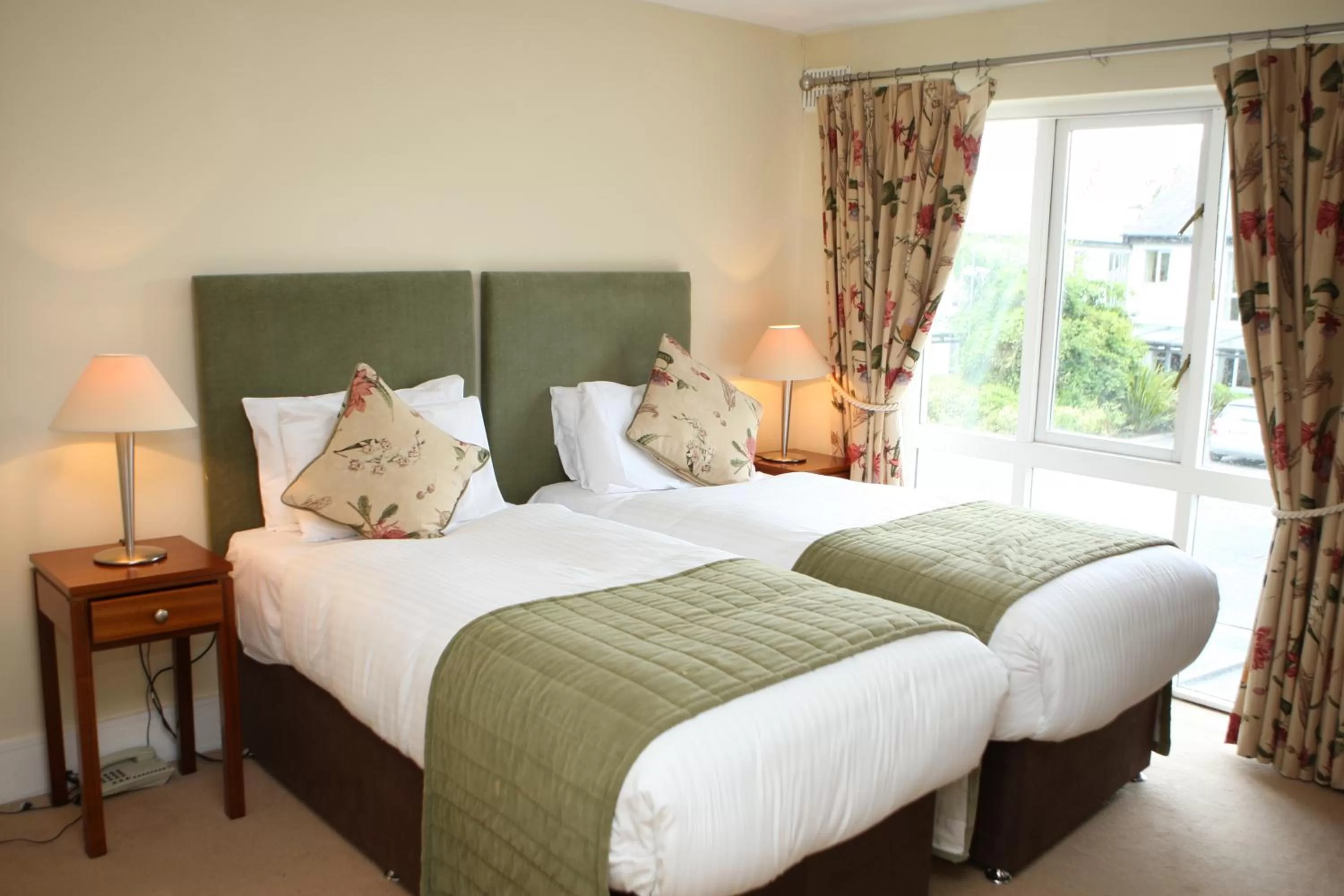 Bedroom, Bed in Castle Oaks House Hotel