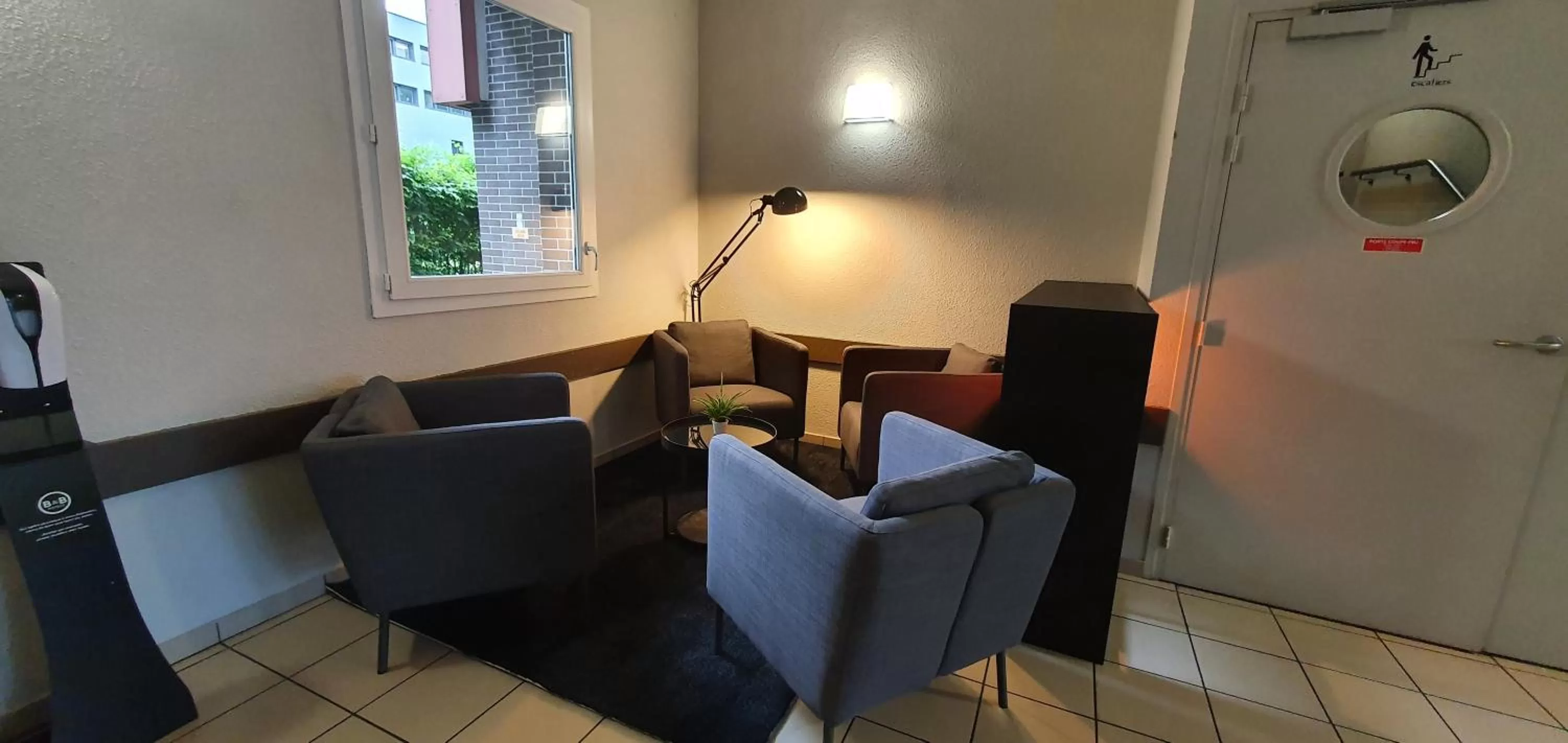 Seating area in B&B HOTEL Grenoble Centre Alpexpo