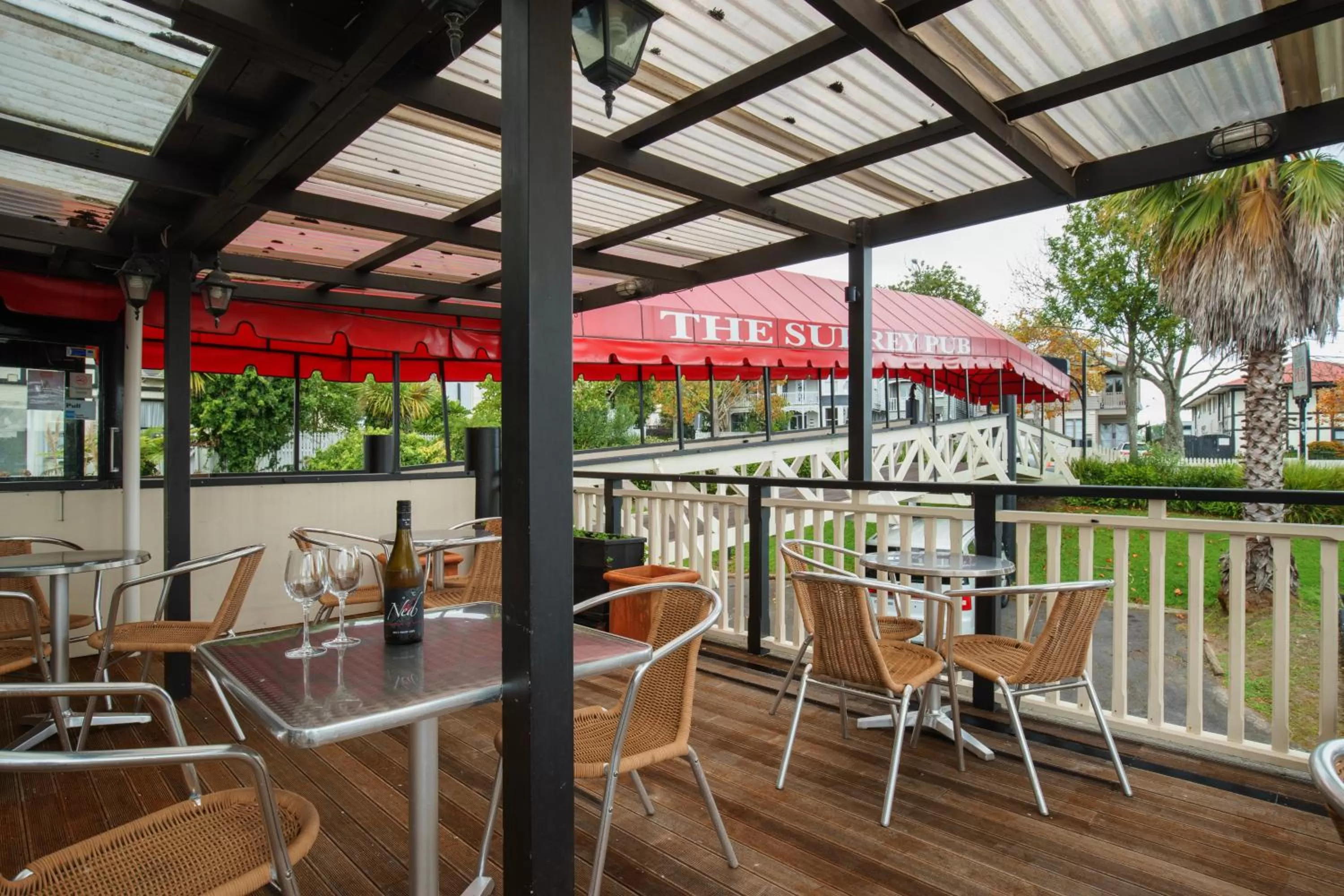 Restaurant/places to eat in The Surrey Hotel