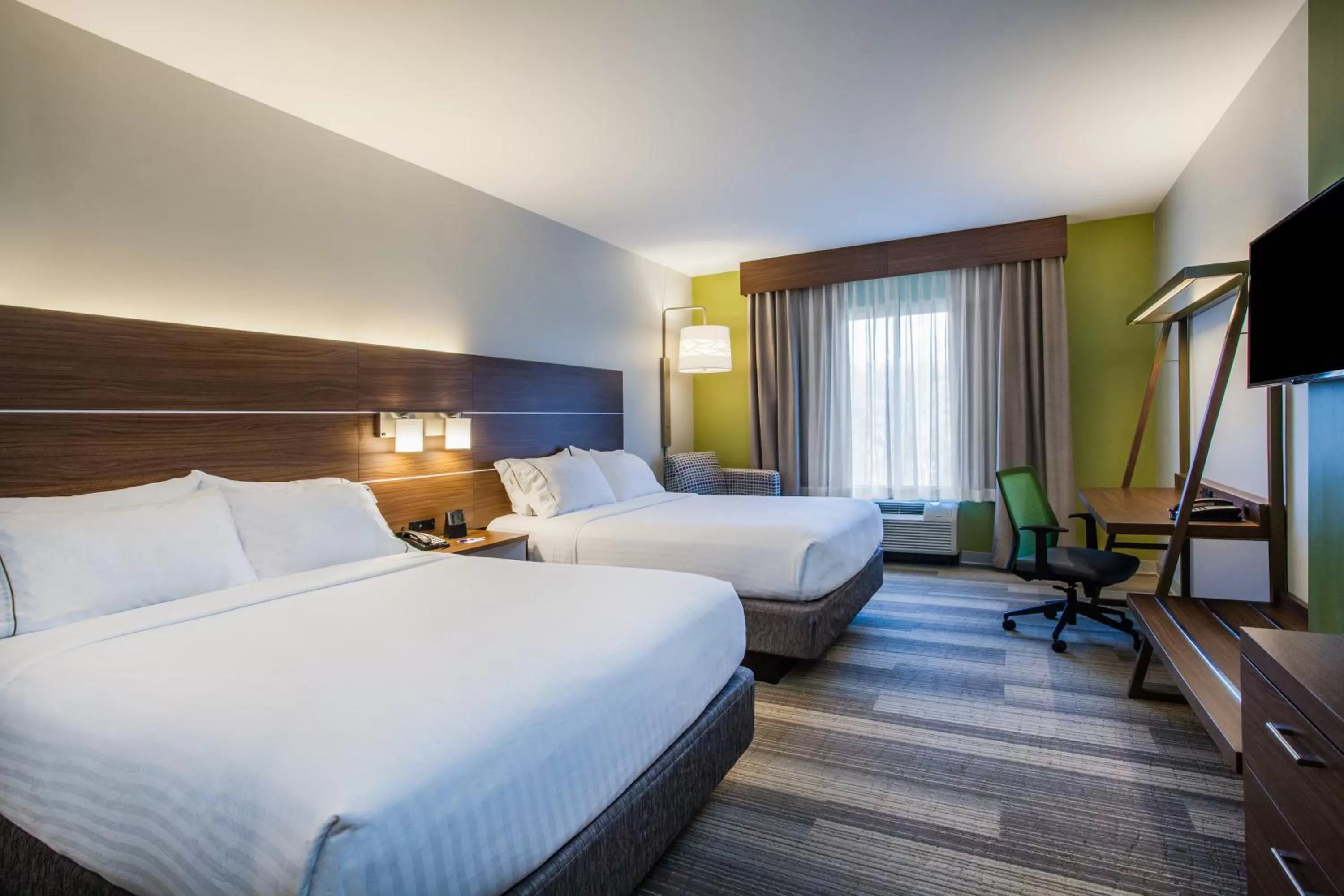 Photo of the whole room, Bed in Holiday Inn Express & Suites Lexington Park California by IHG