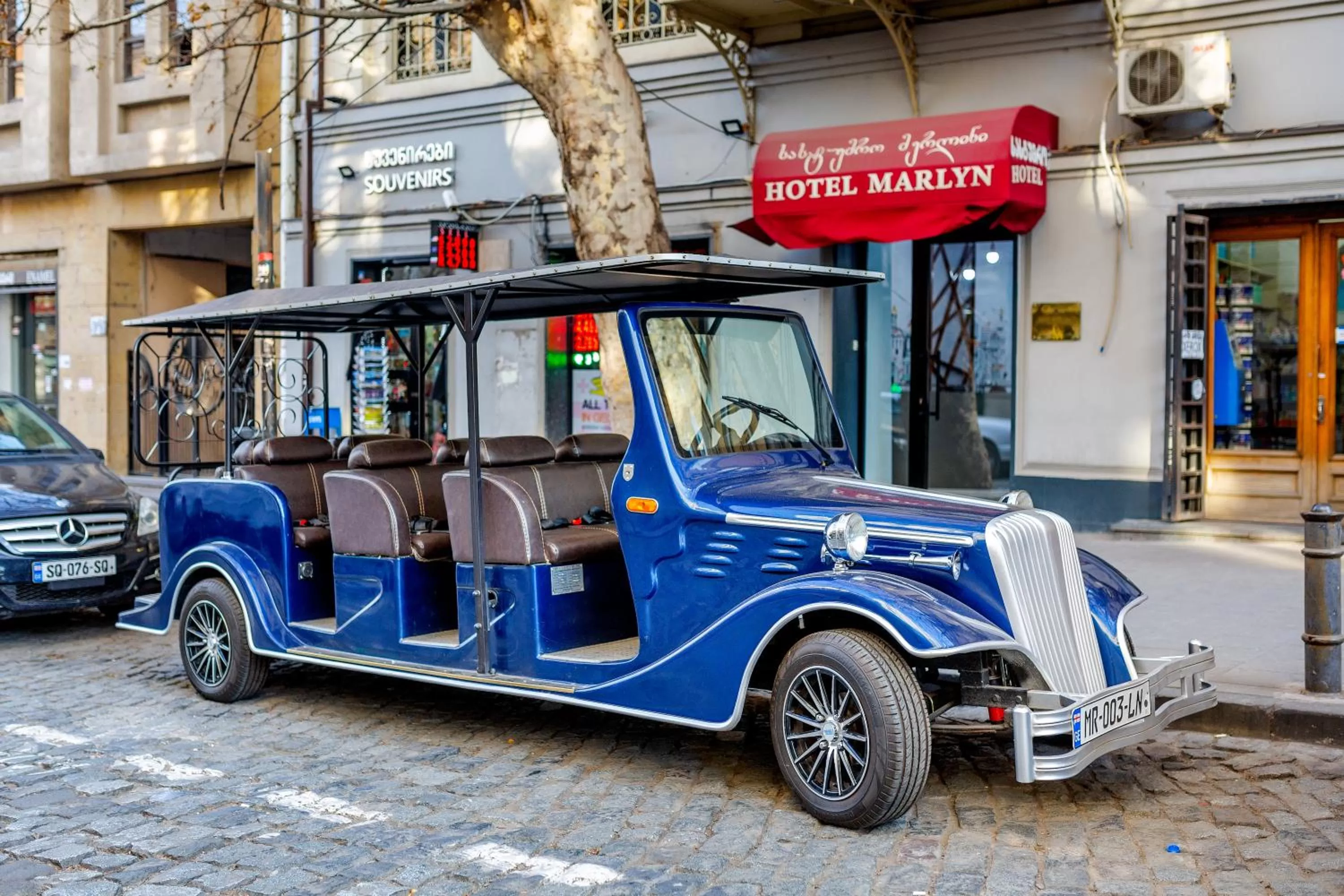 Facade/entrance in Hotel Marlyn