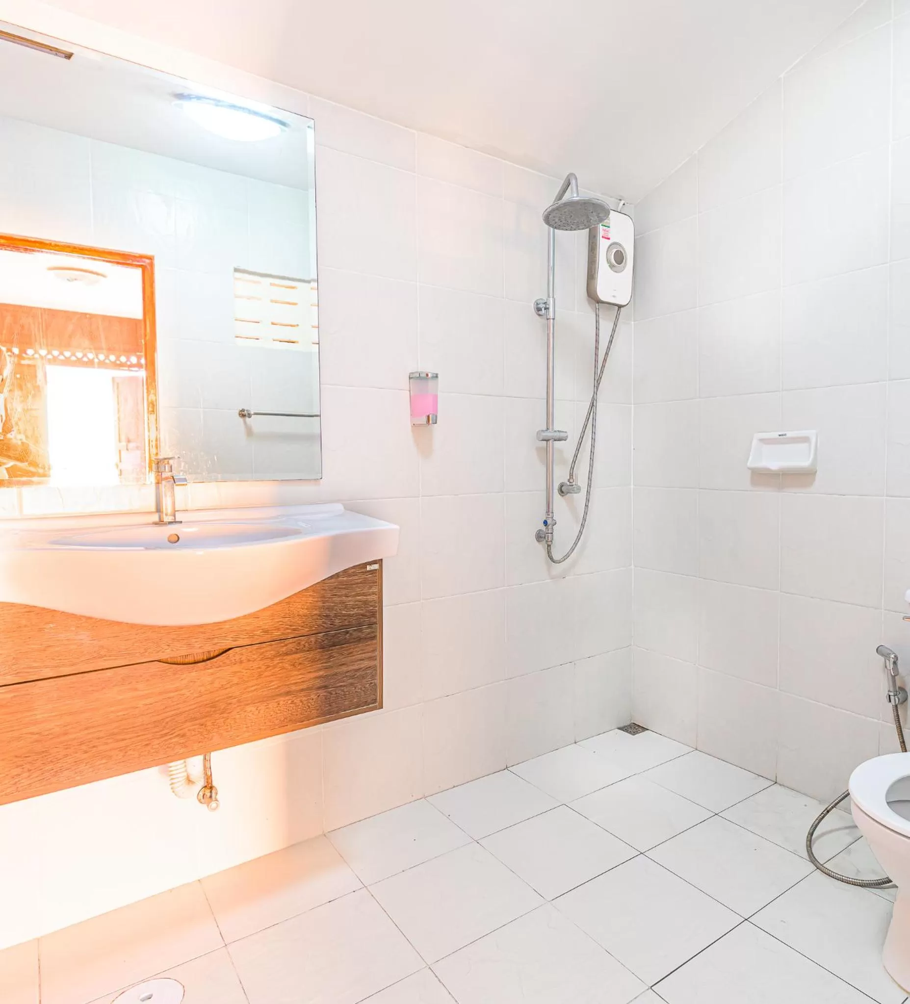 Bathroom in MANDARIN LODGE by victor