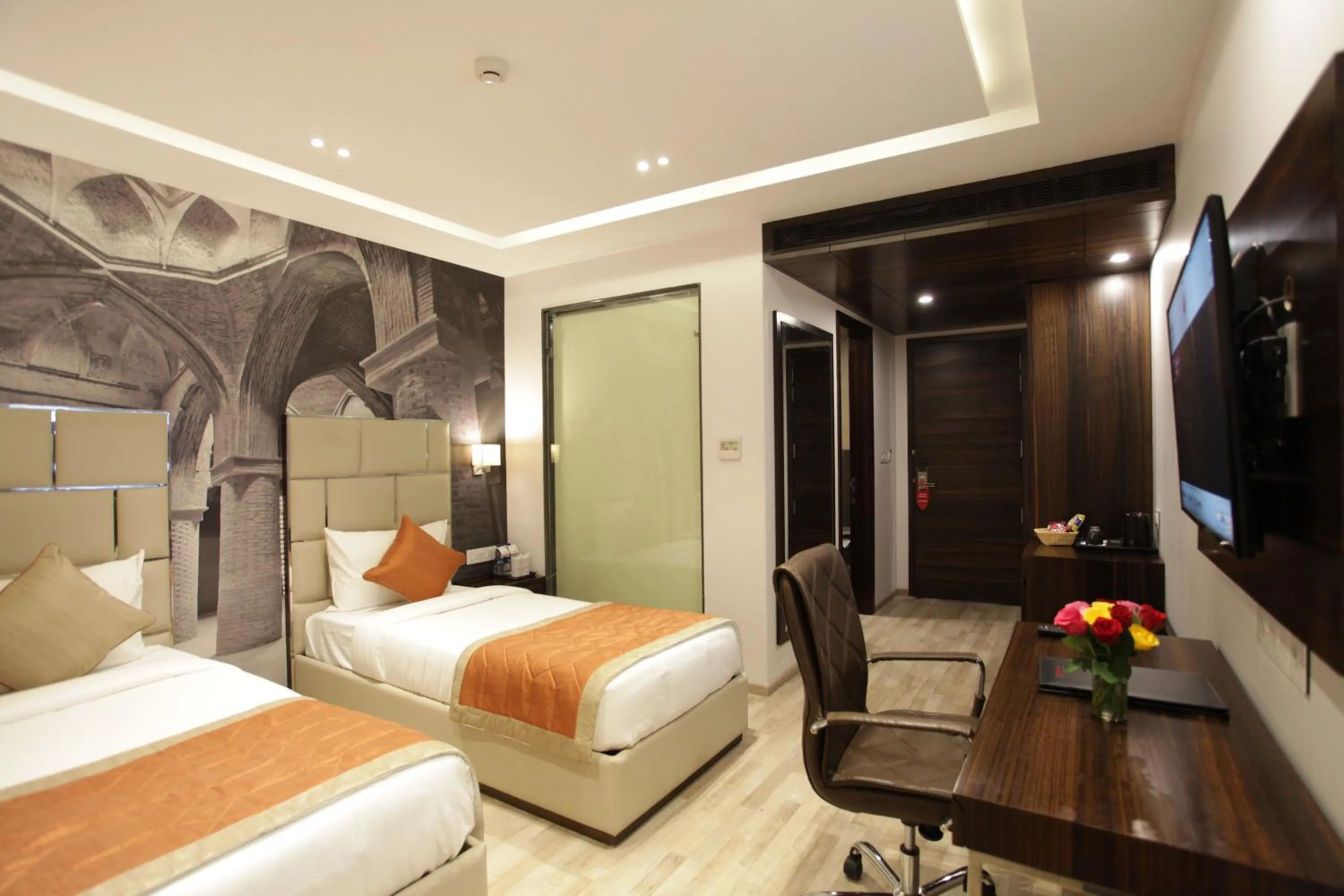 Coffee/tea facilities, Bed in Kaisons Inn (Near Apollo Hospital)