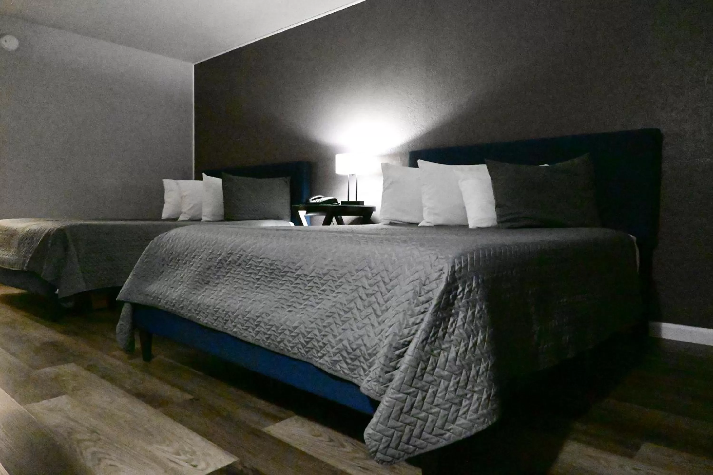 Bedroom, Bed in R Nite Star Inn and Suites -Home of the Cowboys & Rangers