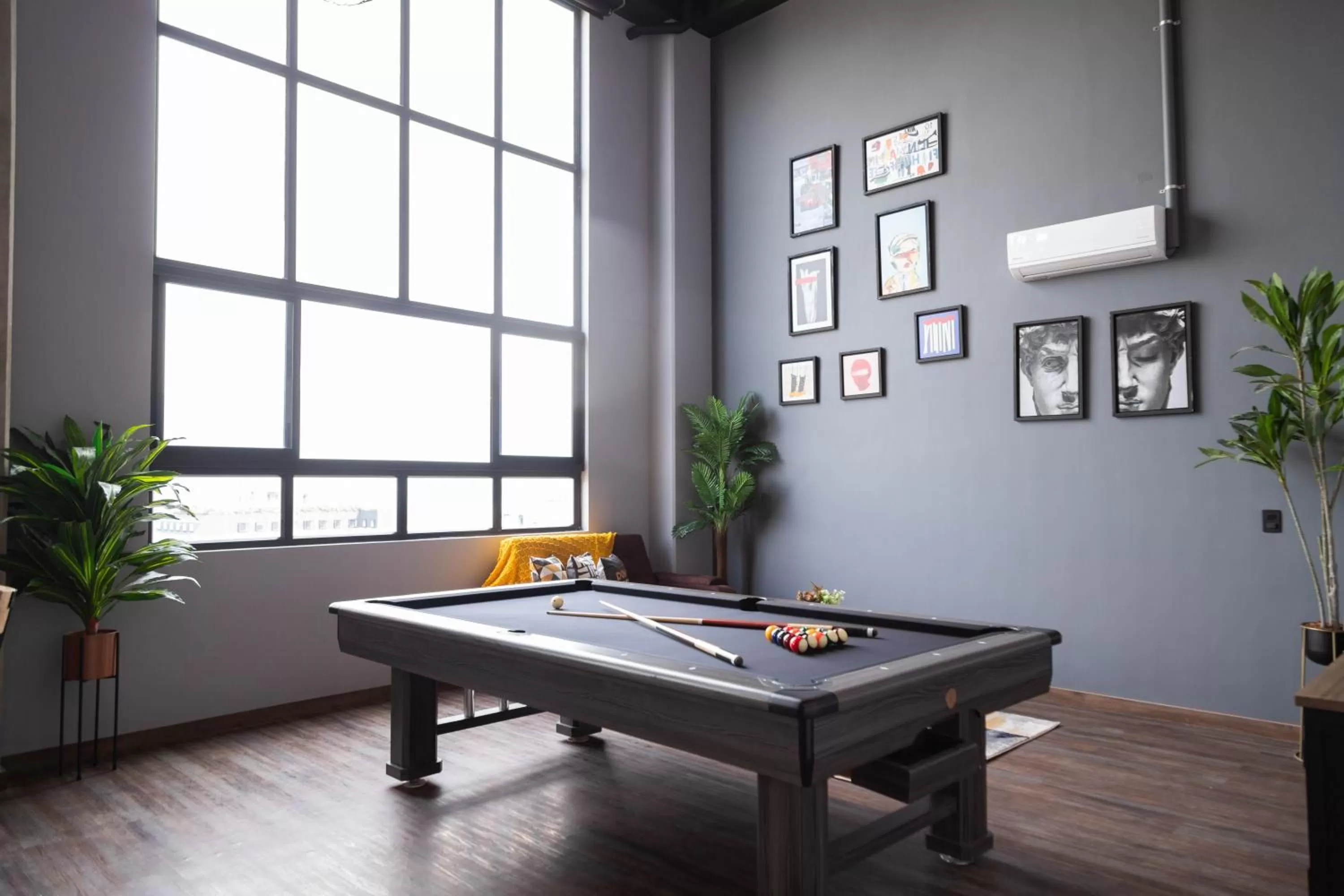 Billiard in Royal Living Poblado
