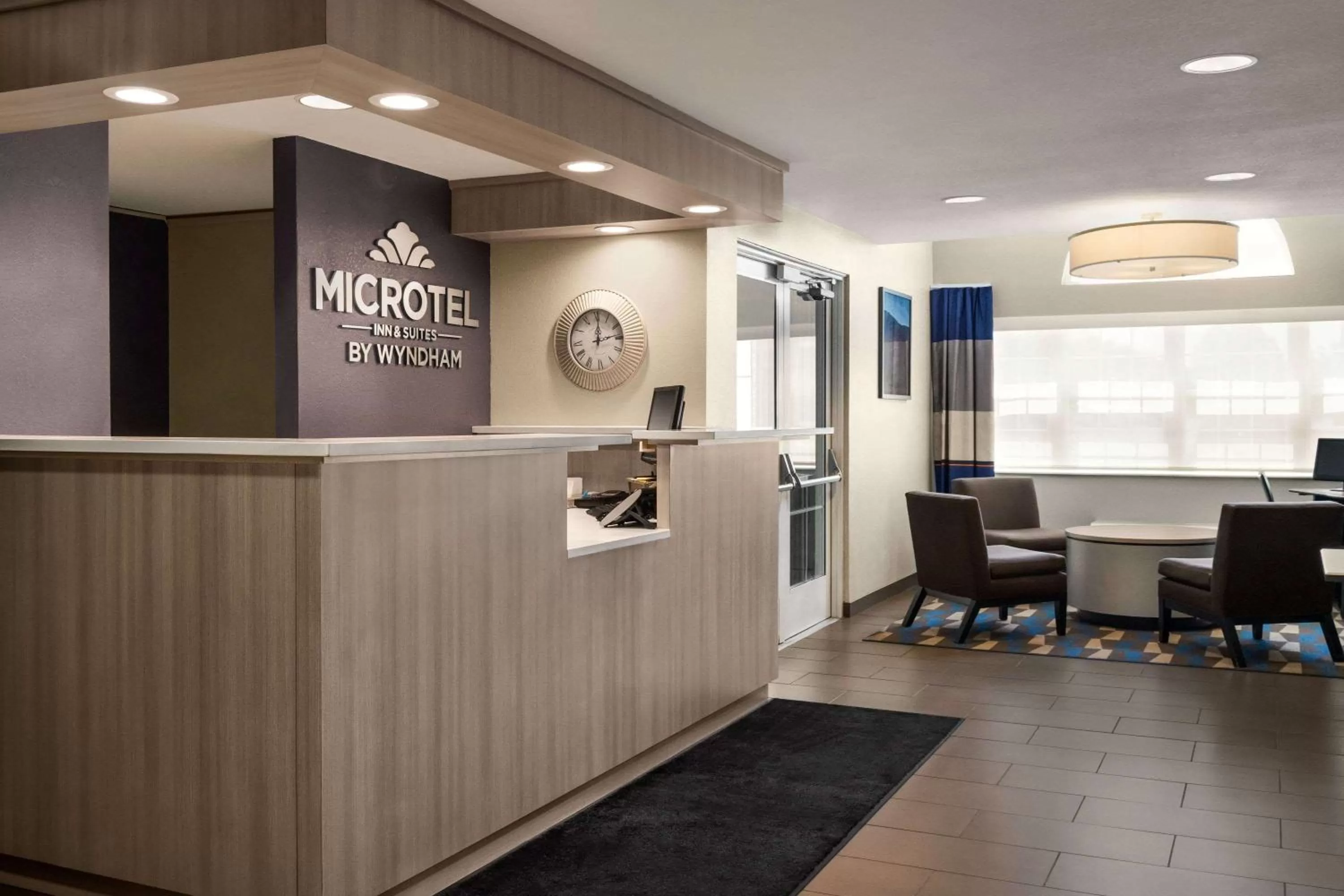 Lobby or reception in Microtel Inn and Suites - Inver Grove Heights