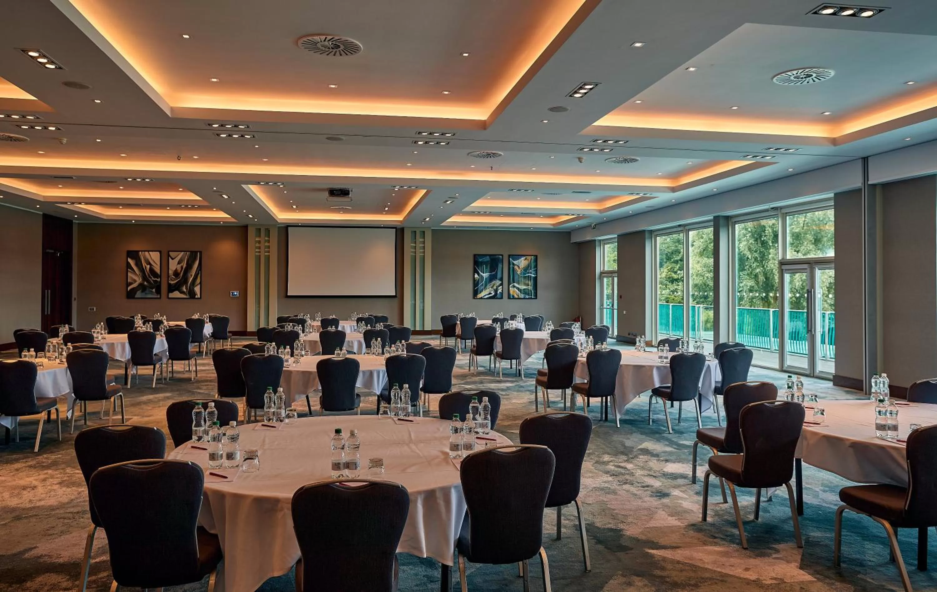 Meeting/conference room in Crowne Plaza Marlow by IHG