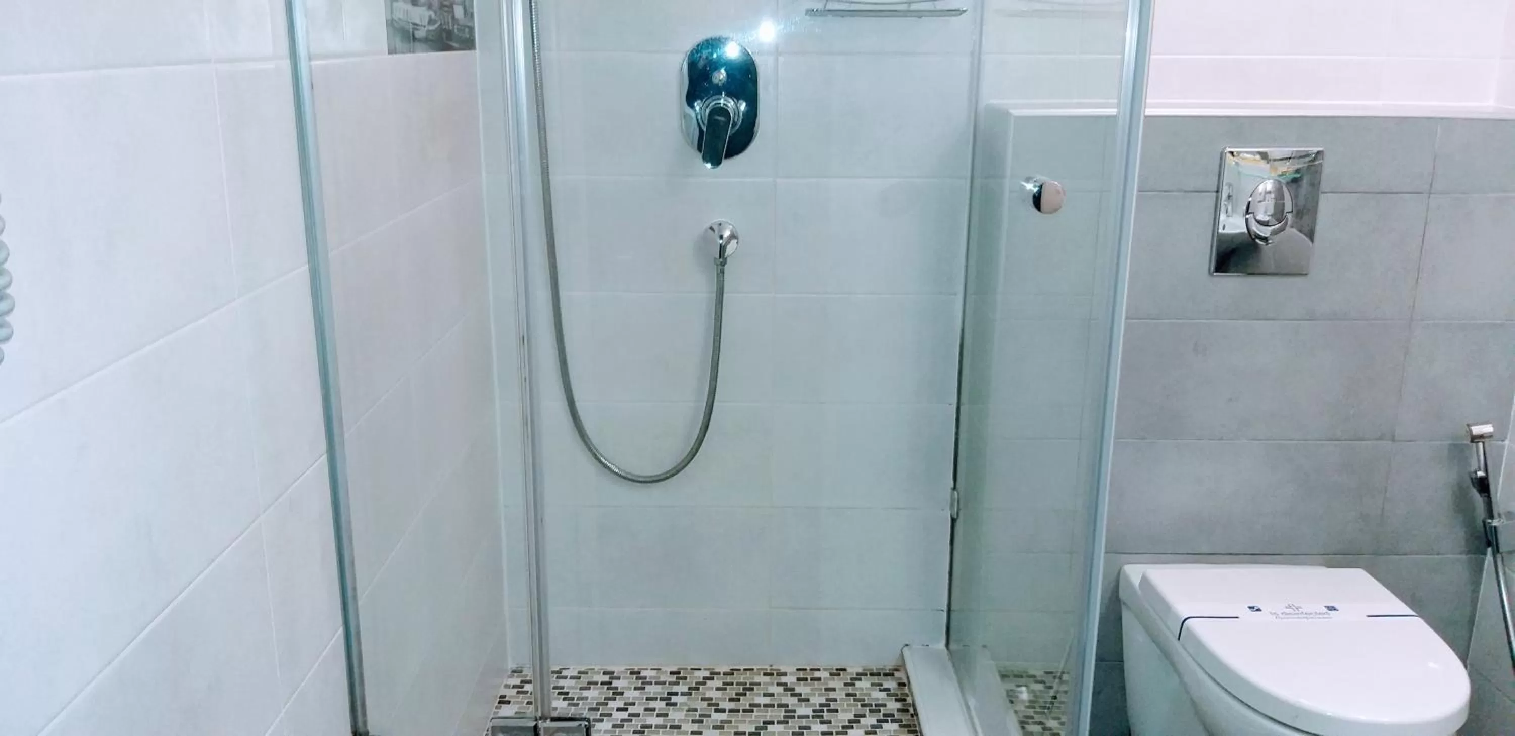 Bathroom in Shalanda