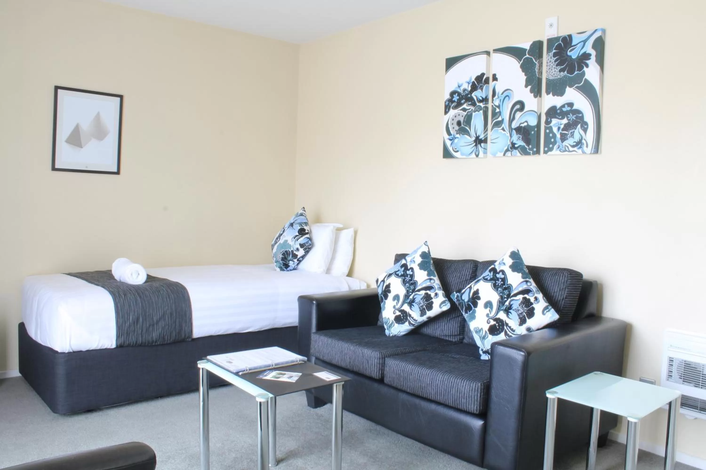 Living room in Abbella Lodge Motel