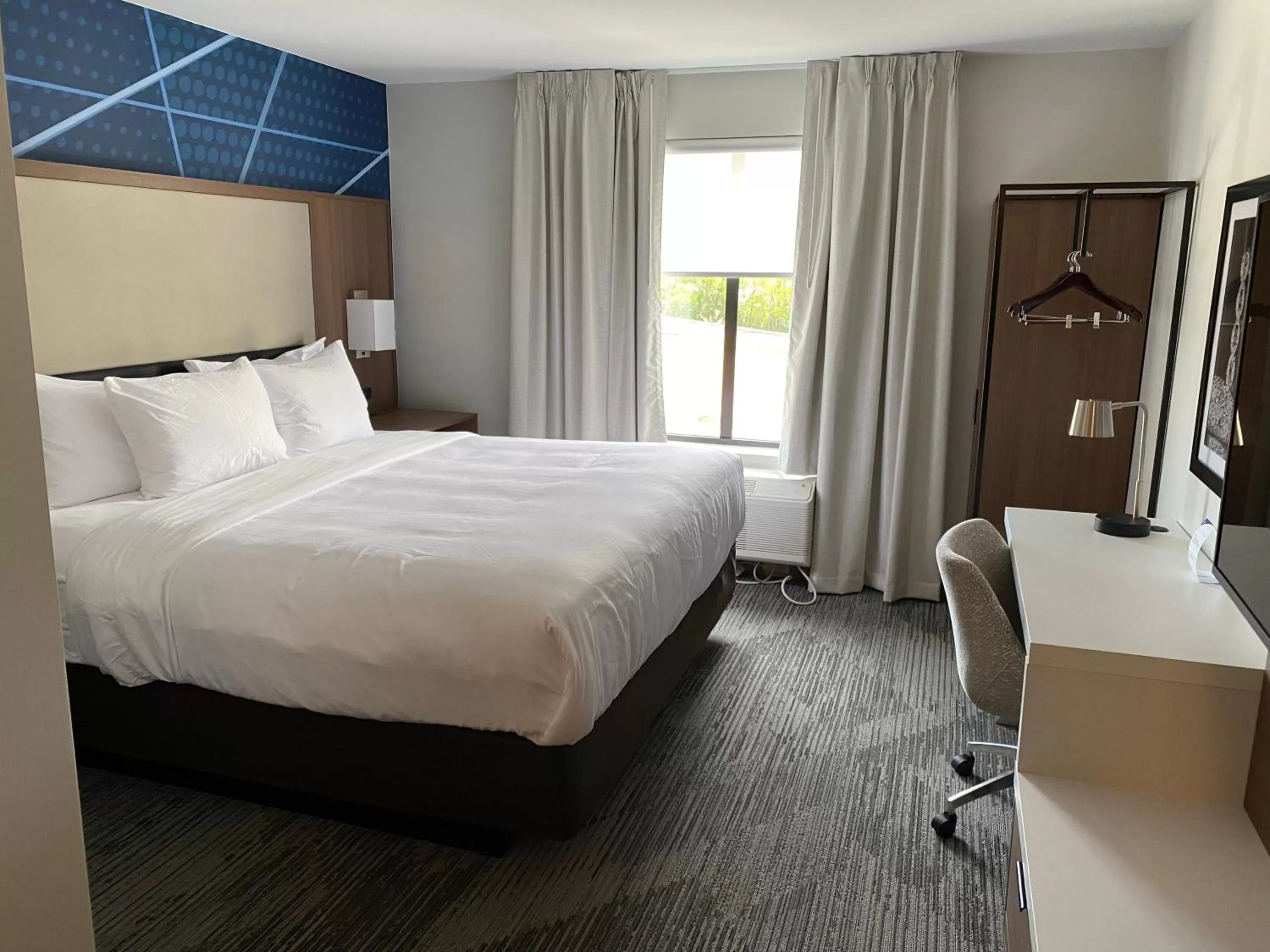 Bed in Comfort Inn & Suites Gallatin - Nashville Metro