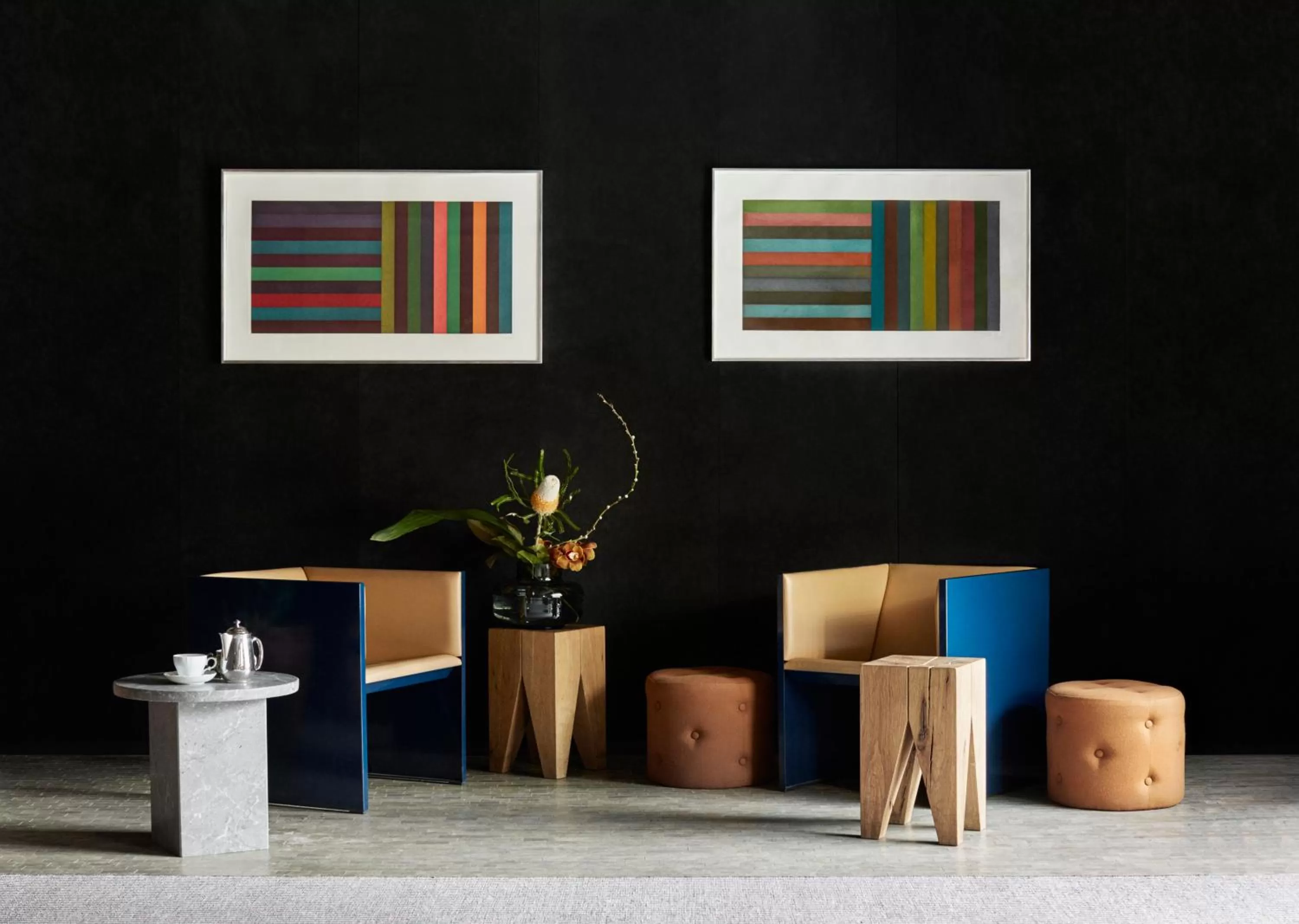 Lounge or bar in At Six